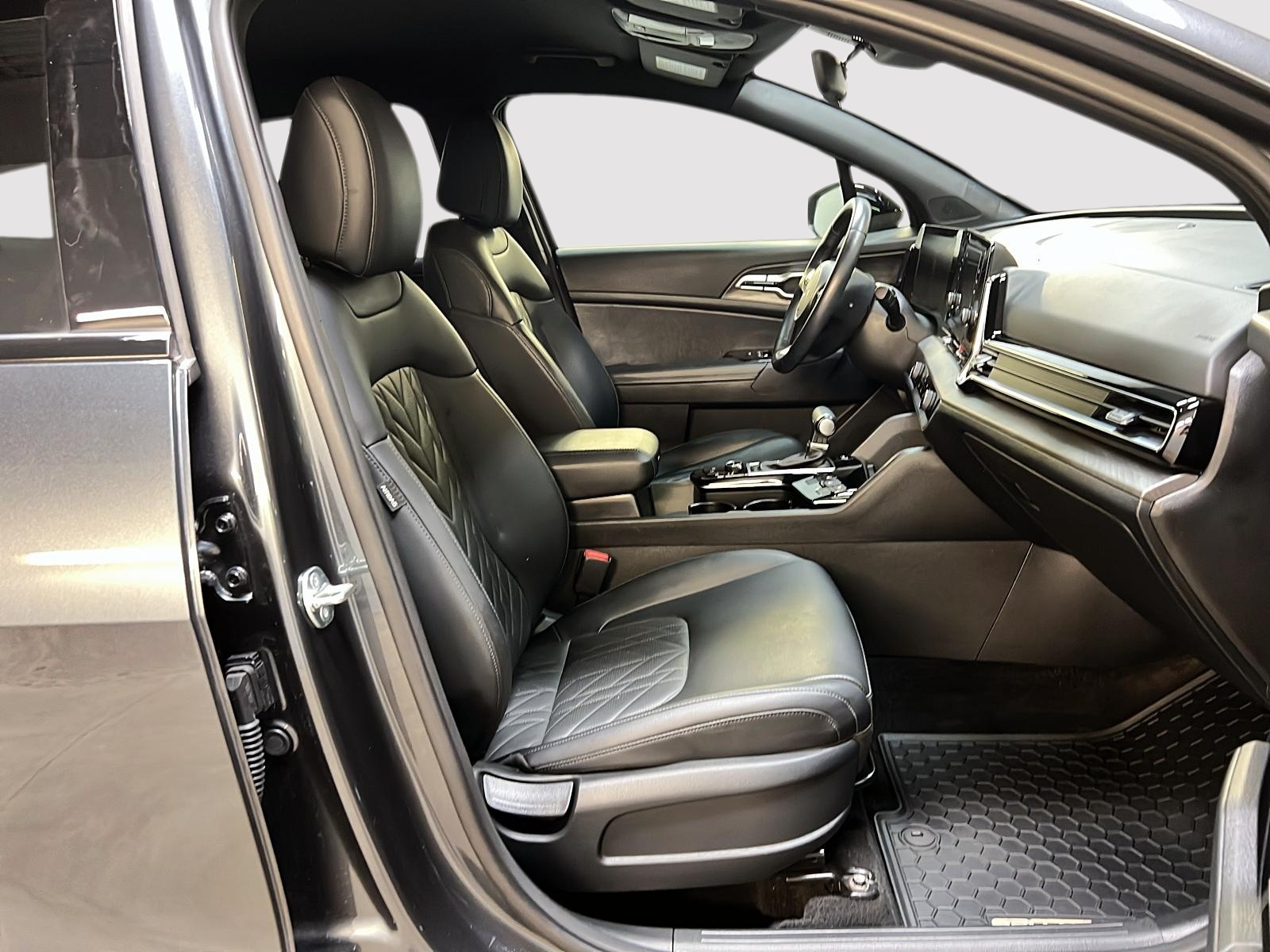 Kia Sportage X-LINE CUIR 4RM 2024 - image #8