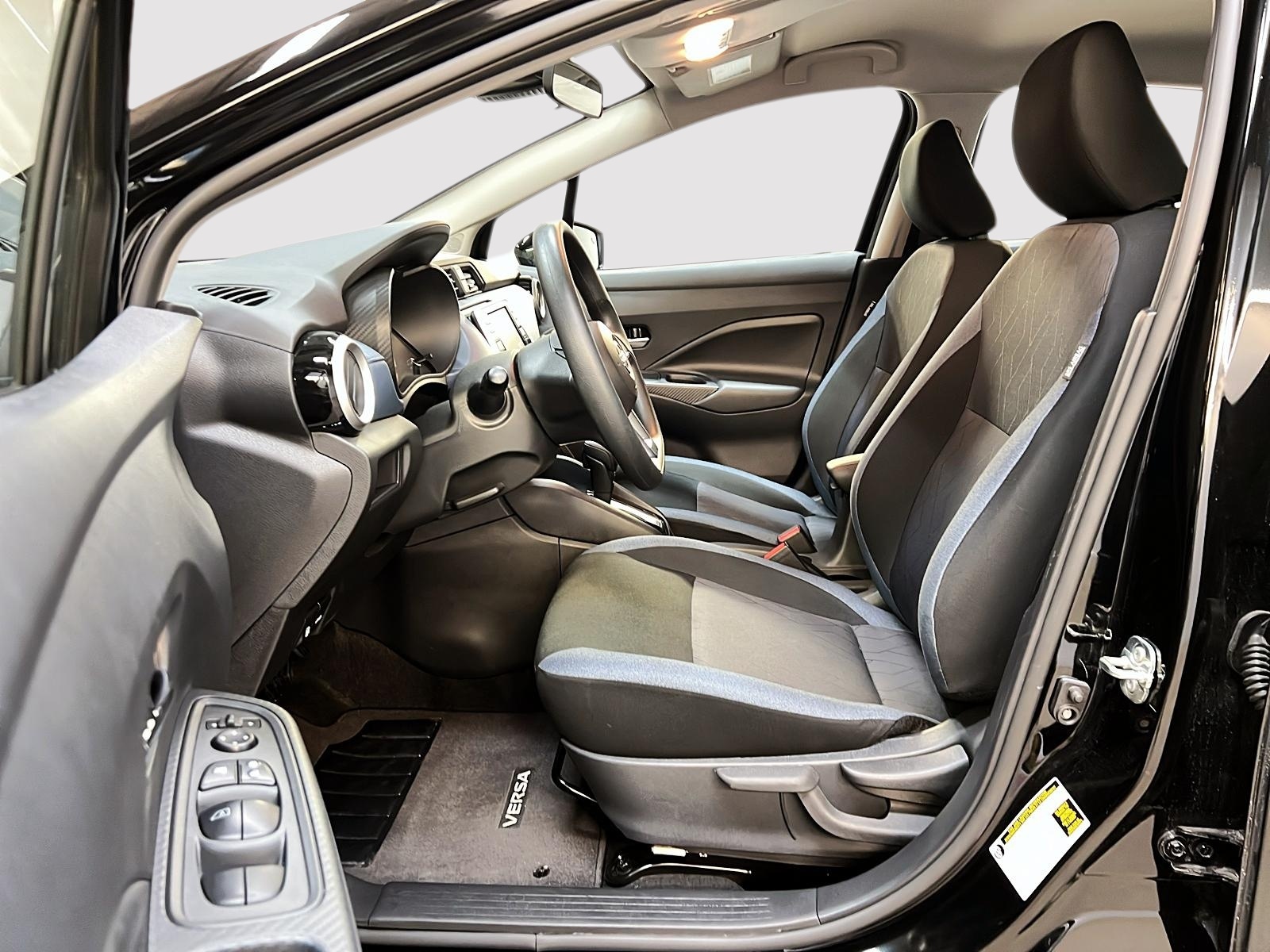 Nissan Versa SV 2025 — photo 7