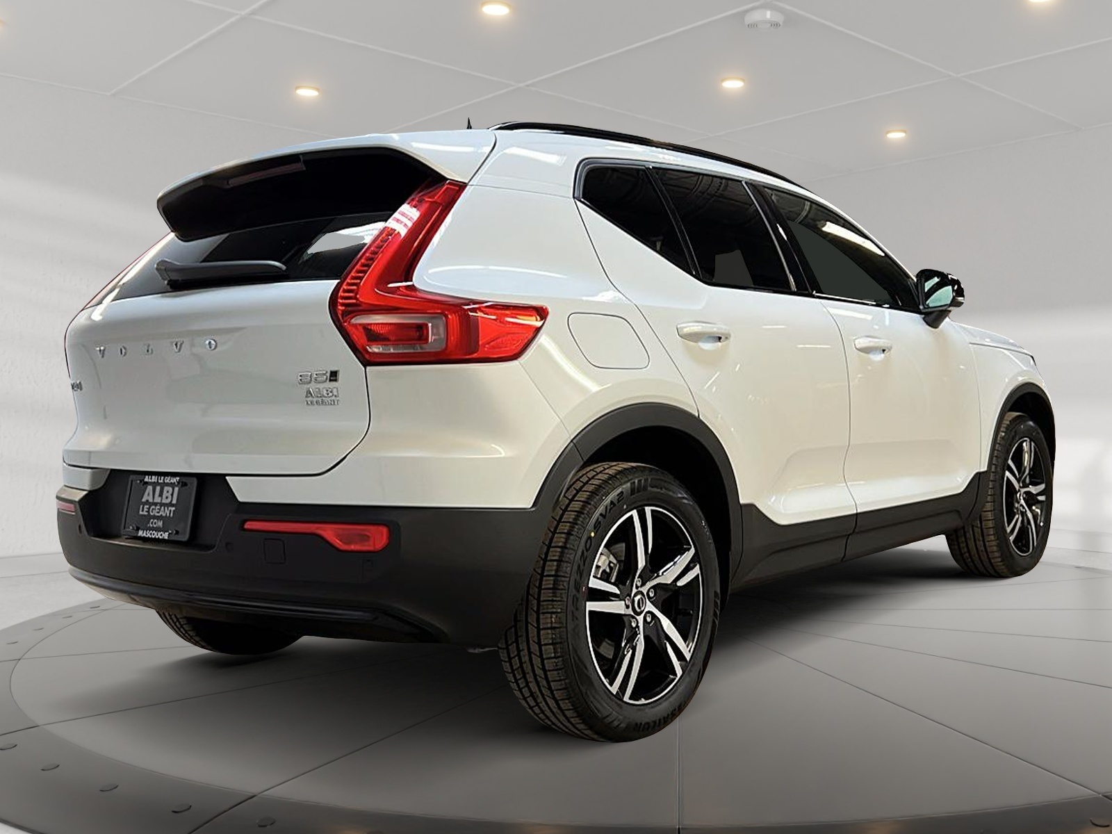 Volvo XC40 B5 CORE NAV 4RM 2024 - image #4