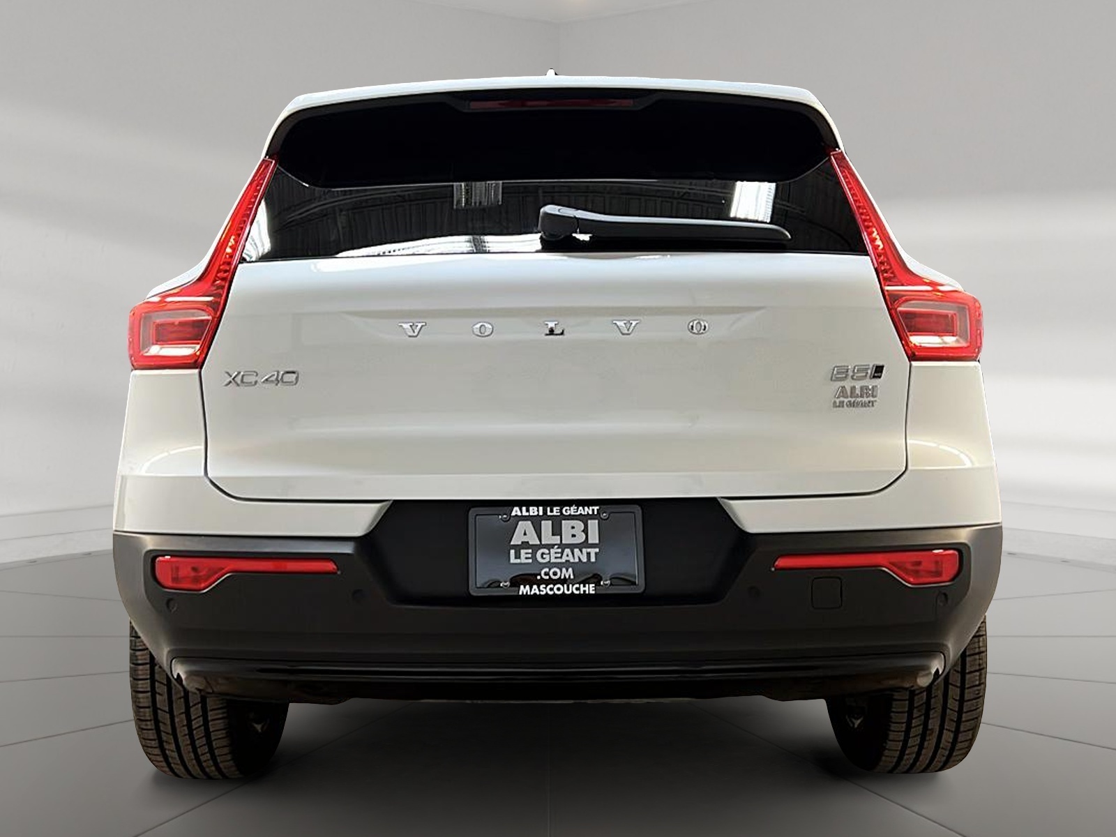 Volvo XC40 2024 - Image #5