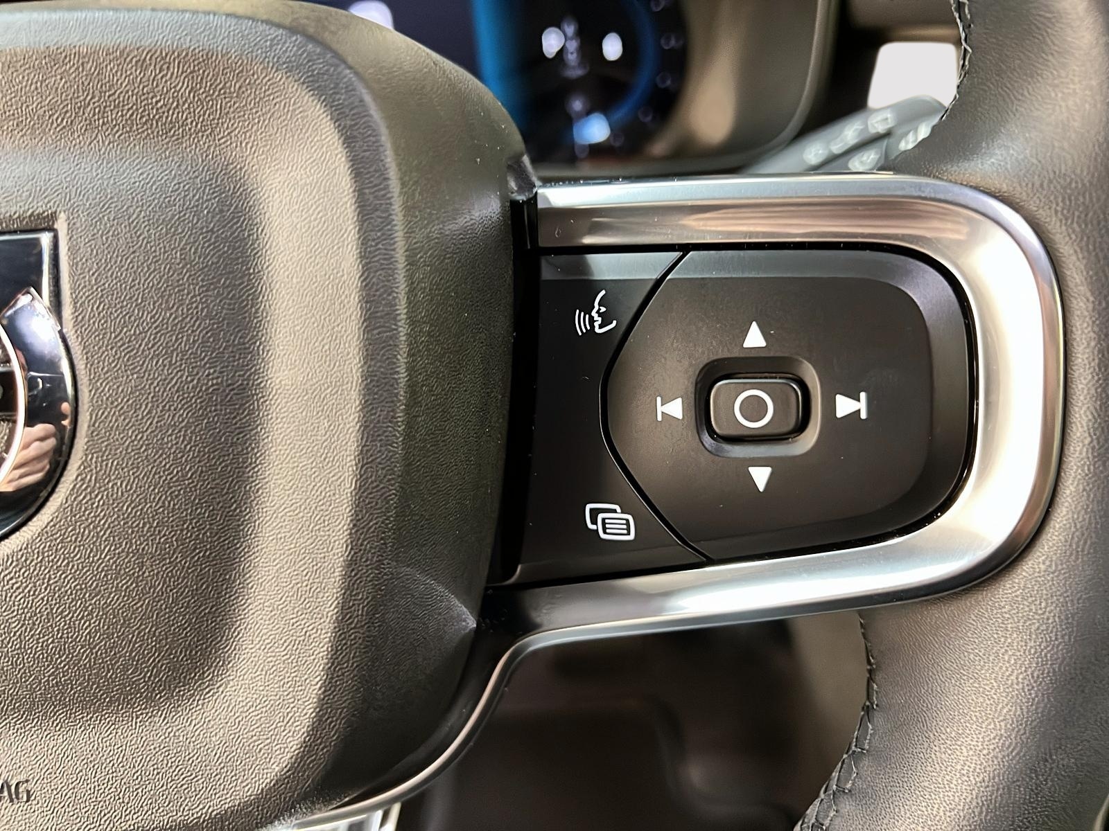 Volvo XC40 B5 CORE NAV 4RM 2024 - image #20