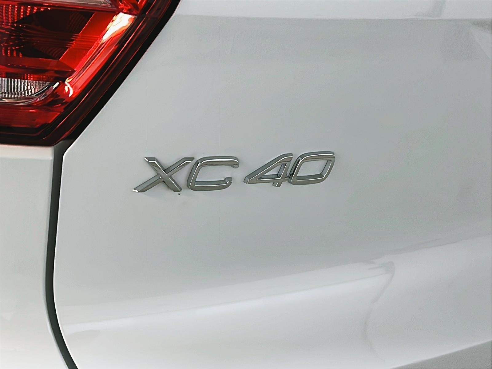 Volvo XC40 B5 CORE NAV 4RM 2024 - image #27