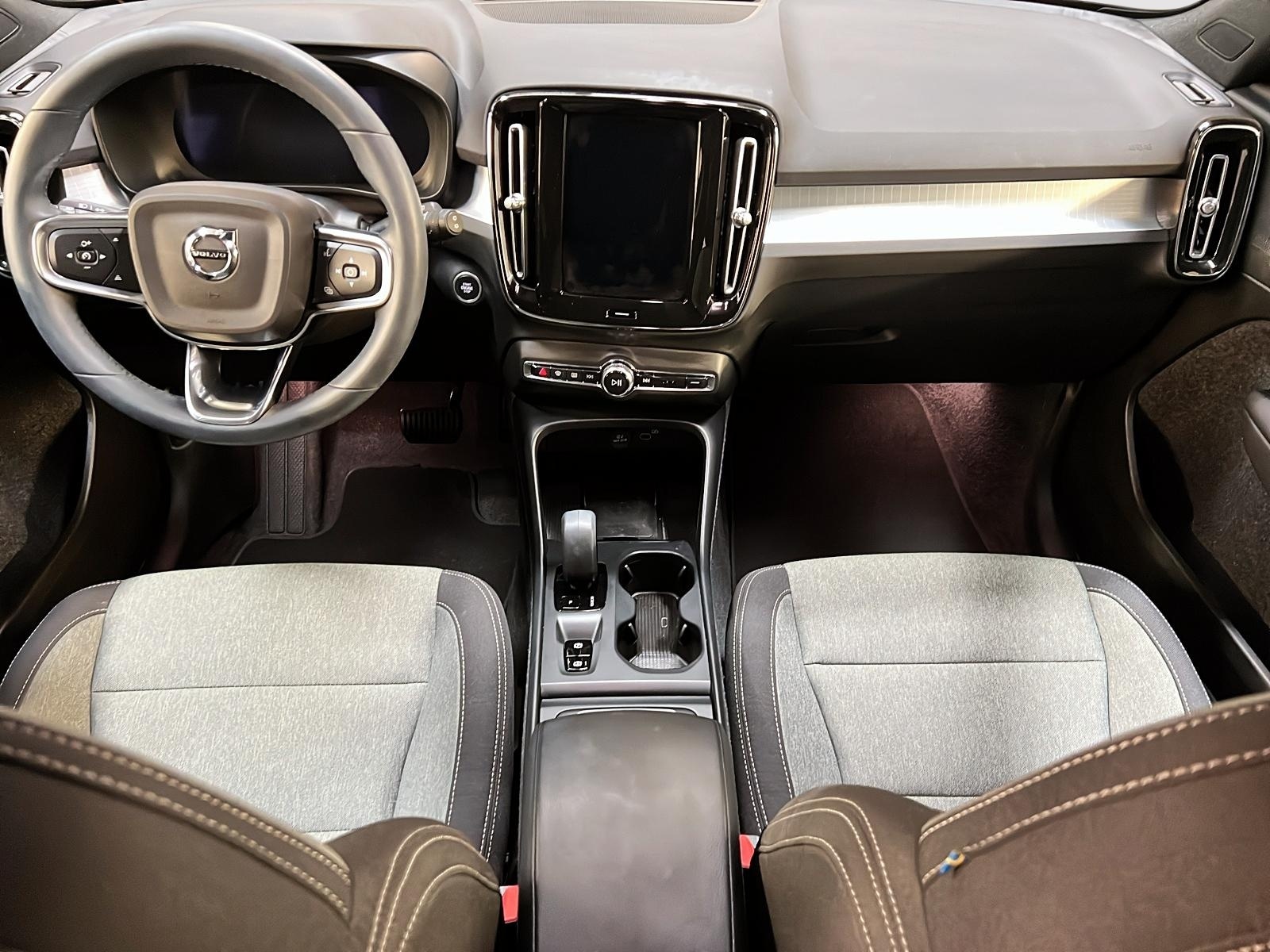 Volvo XC40 B5 CORE NAV 4RM 2024 - image #10