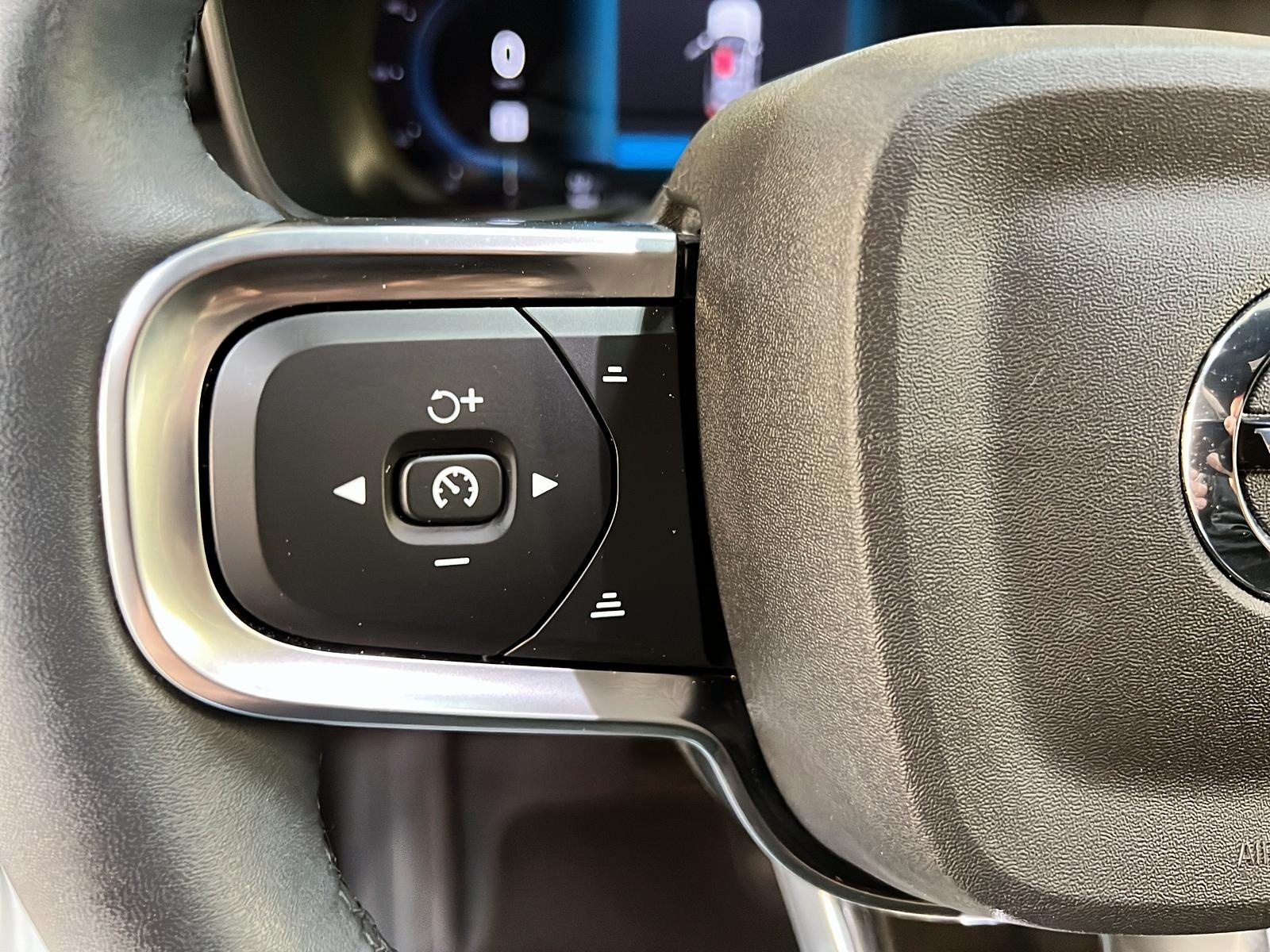 Volvo XC40 B5 CORE NAV 4RM 2024 - image #21