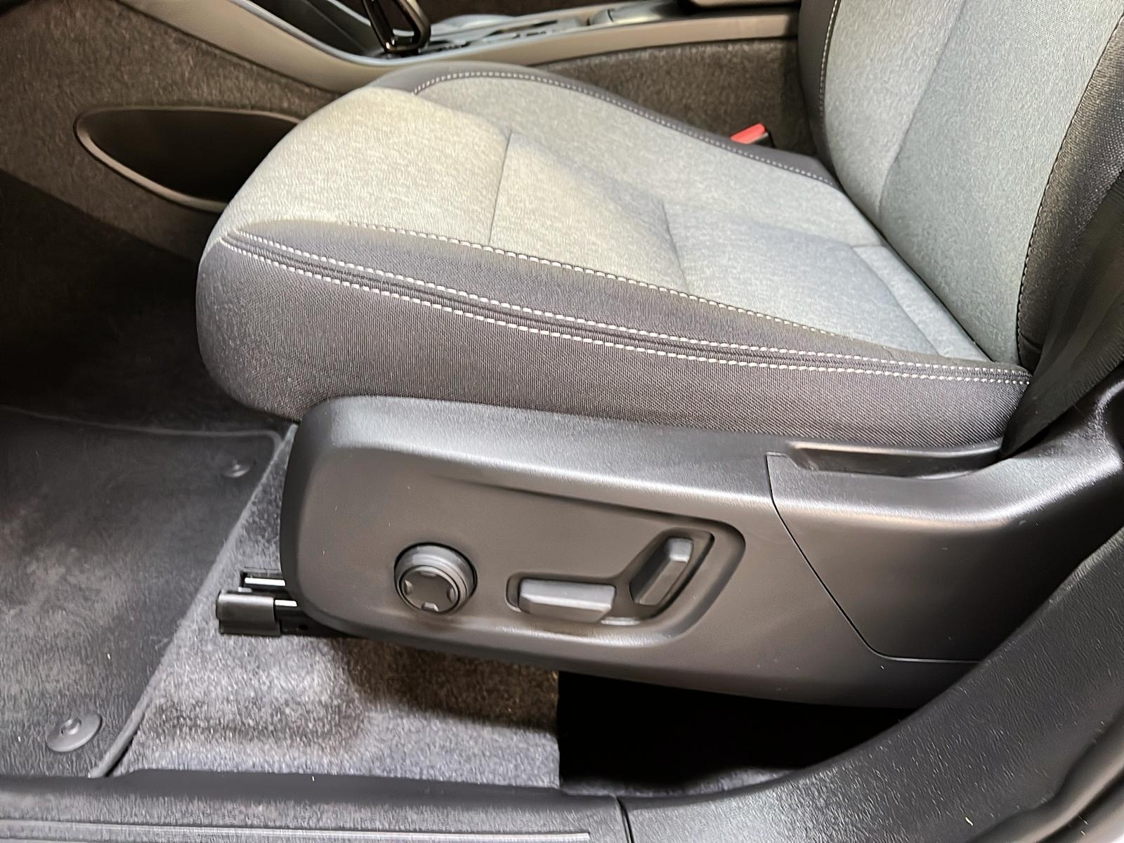 Volvo XC40 B5 CORE NAV 4RM 2024 - image #25