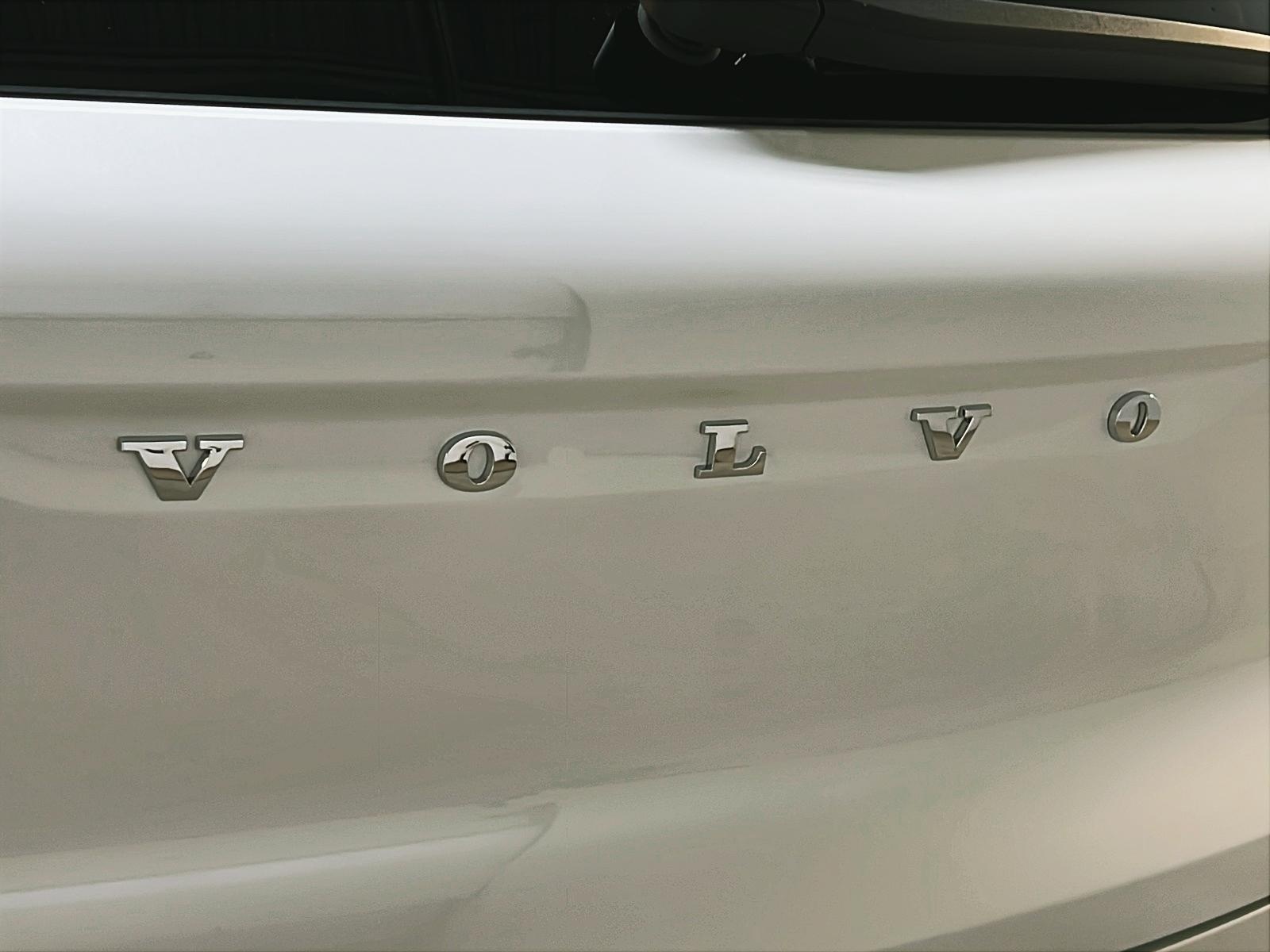 Volvo XC40 B5 CORE NAV 4RM 2024 - image #28