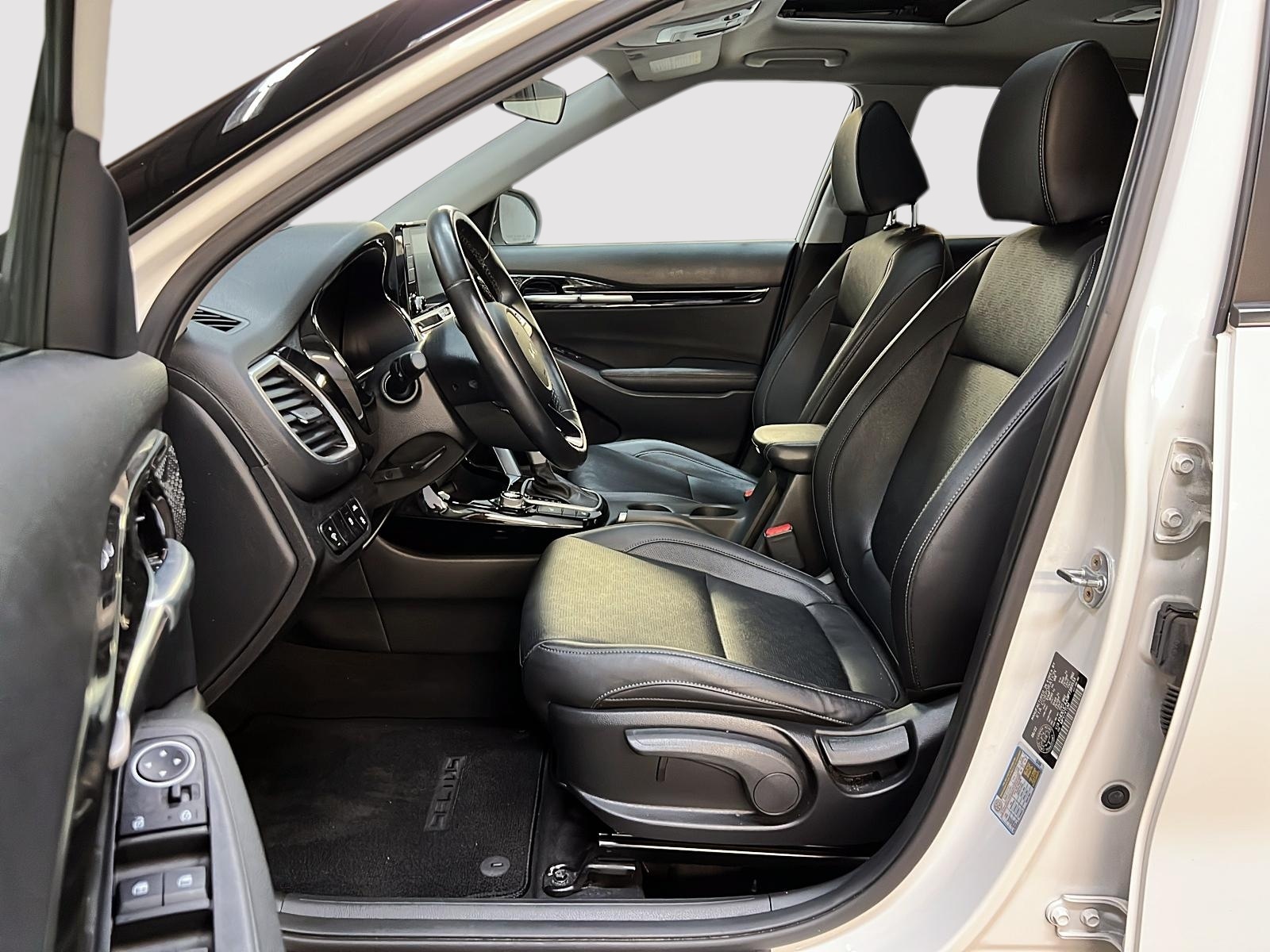 Kia SELTOS EX CUIR TOIT 4RM 2023 - image #7