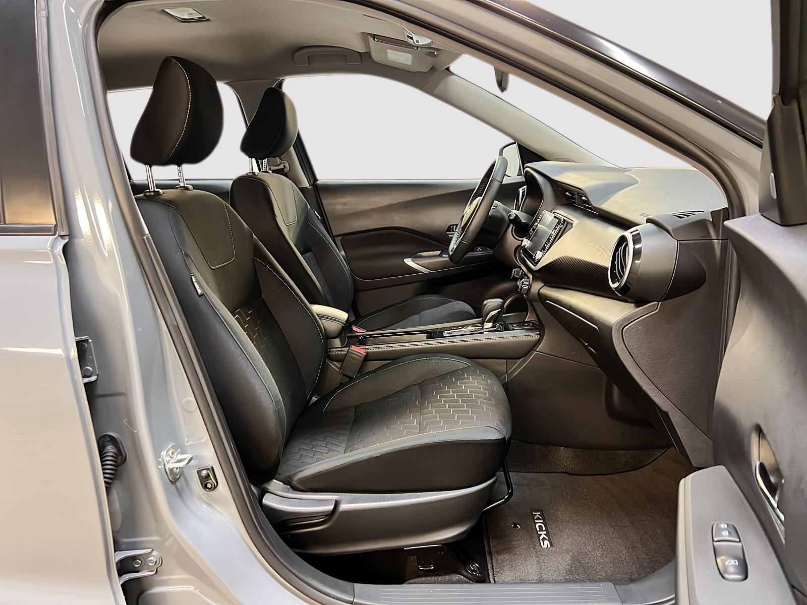 Nissan Kicks SV 2023 - image #8
