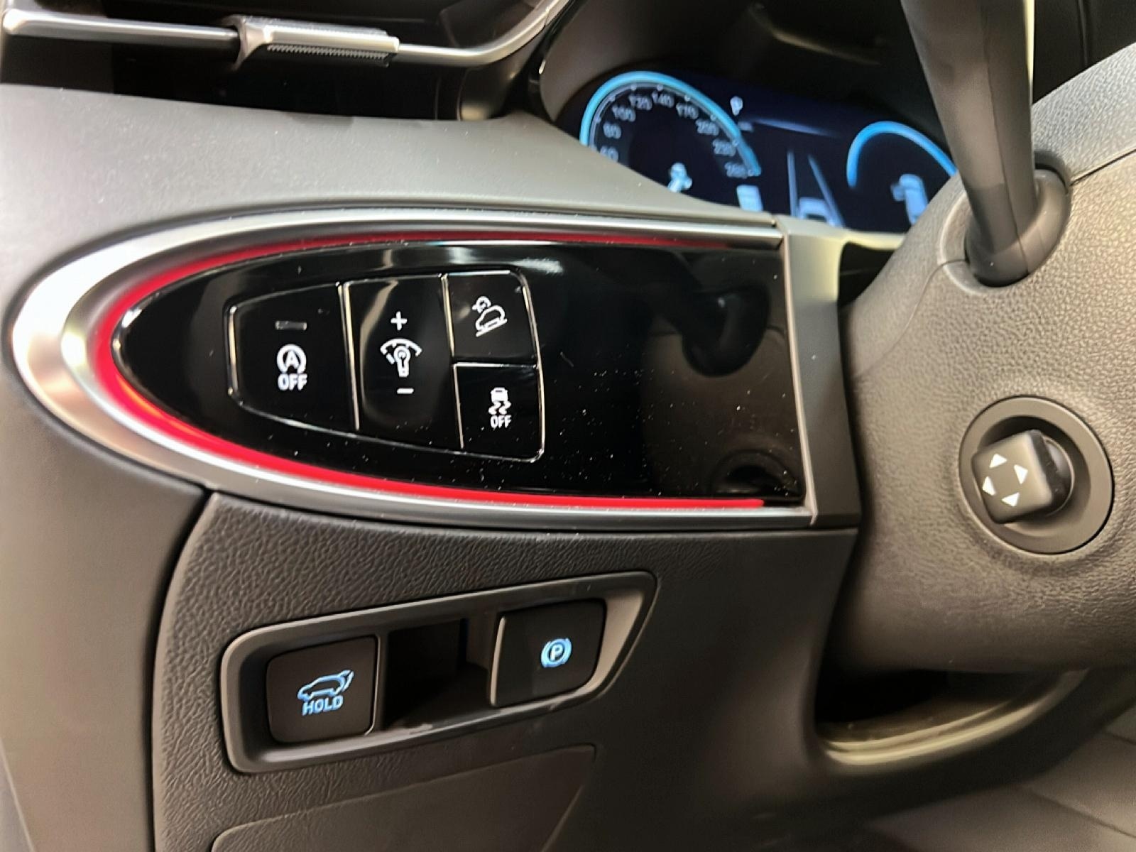 Genesis GV70 2025 - Image #25