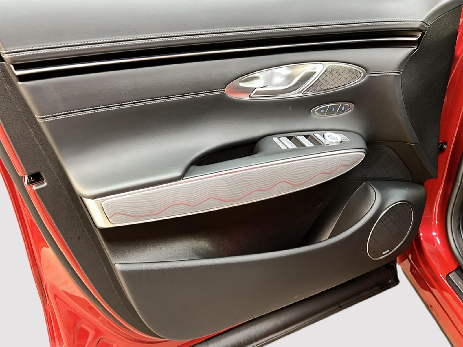 Genesis GV70 PRESTIGE 2.5T CUIR TOIT PANO NAV 4RM 2025 - image #27