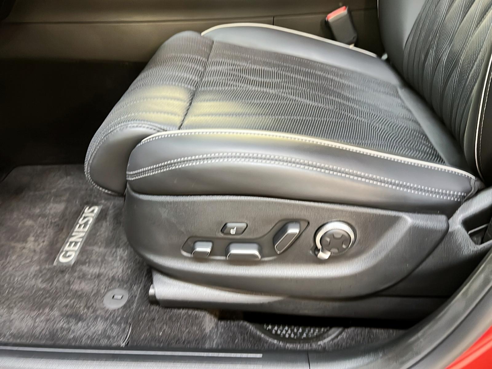 Genesis GV70 PRESTIGE 2.5T CUIR TOIT PANO NAV 4RM 2025 - image #28