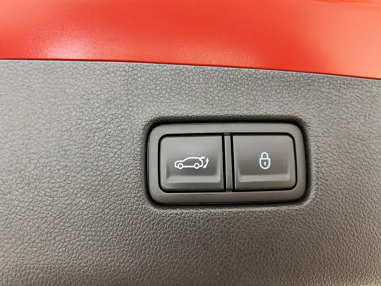 Genesis GV70 PRESTIGE 2.5T CUIR TOIT PANO NAV 4RM 2025 - image #17