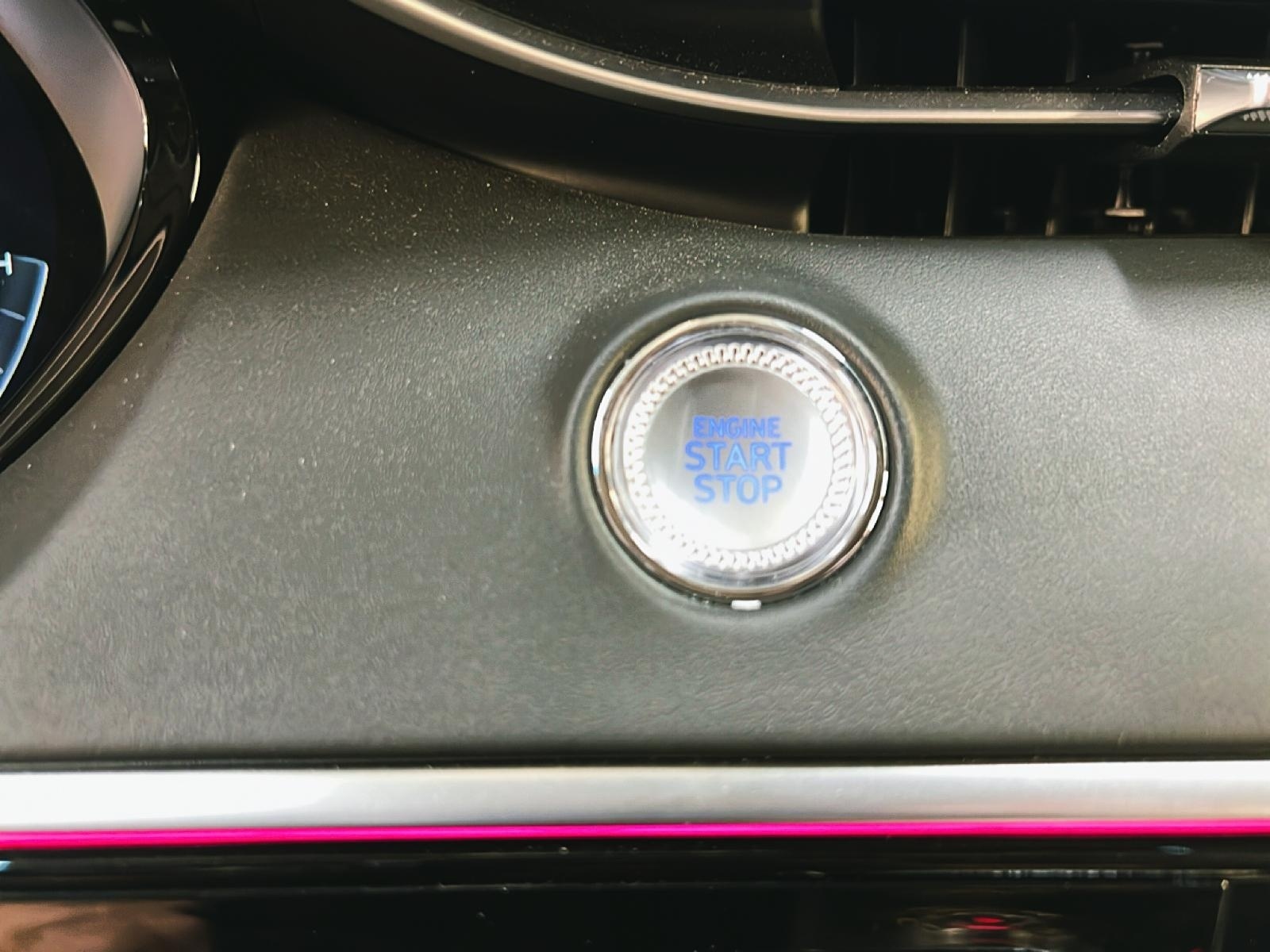 Genesis GV70 PRESTIGE 2.5T CUIR TOIT PANO NAV 4RM 2025 - image #23