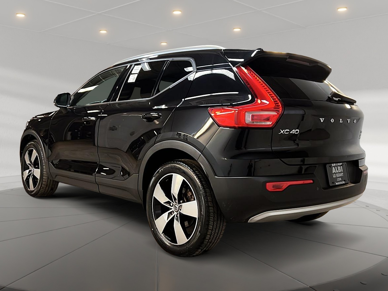 Volvo XC40 T5 MOMENTUM CUIR 4RM 2021 - image #6