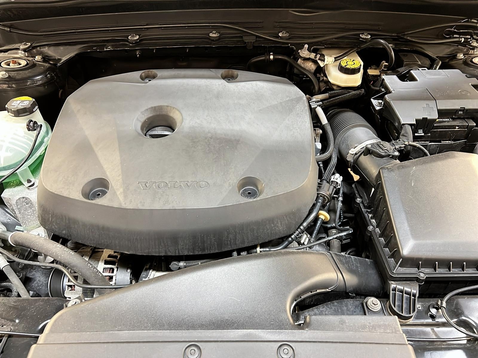 Volvo XC40 T5 MOMENTUM CUIR 4RM 2021 - image #11