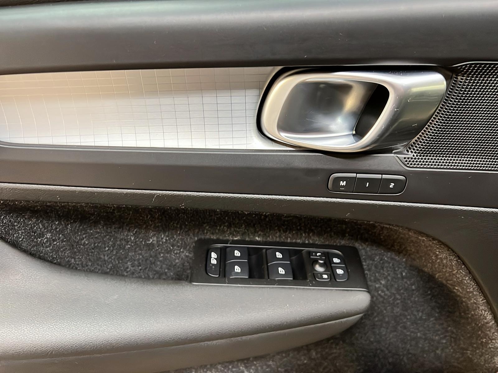 Volvo XC40 T5 MOMENTUM CUIR 4RM 2021 - image #23