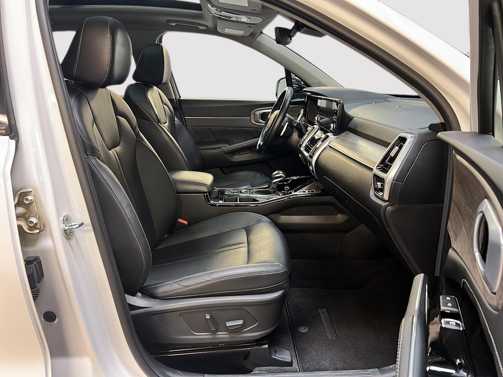 Kia Sorento EX + TURBO CUIR TOIT PANO NAV 4RM 2022 - image #8