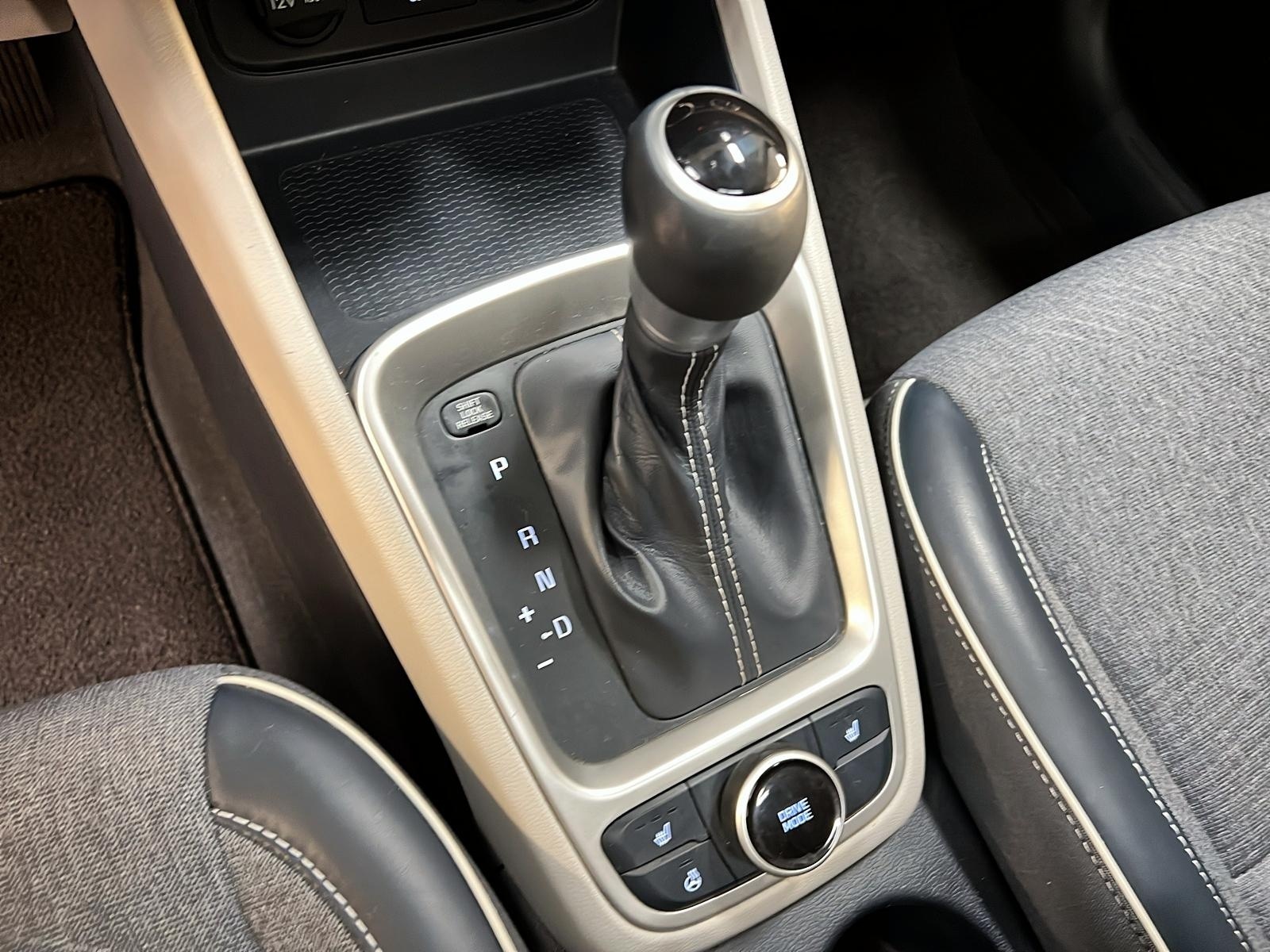 Hyundai Venue ULTIMATE TOIT NAV 2021 - image #14