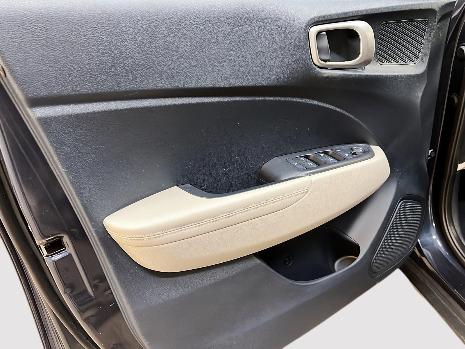 Hyundai Venue ULTIMATE TOIT NAV 2021 - image #23