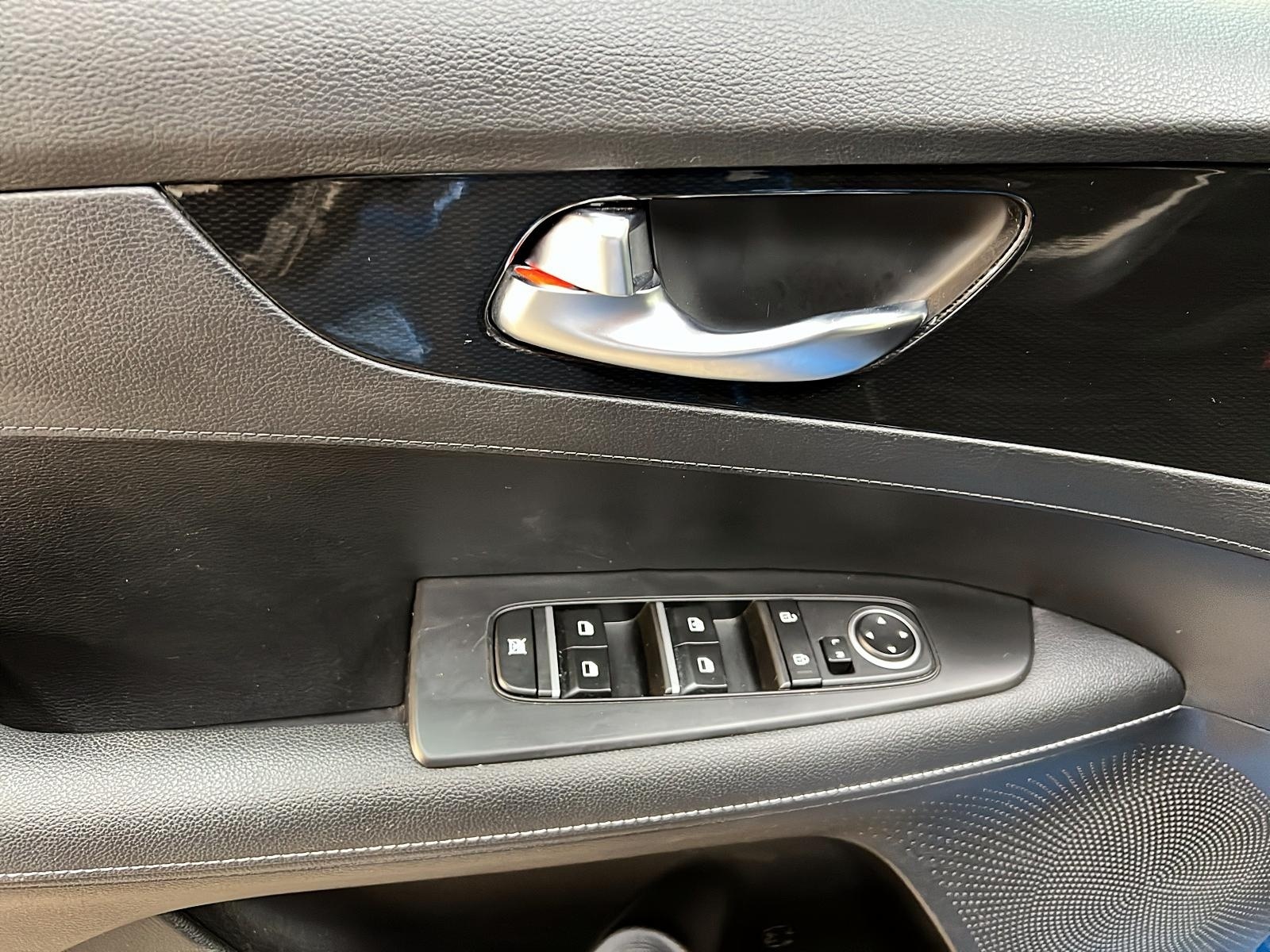 Kia Forte 2023 - Image #23