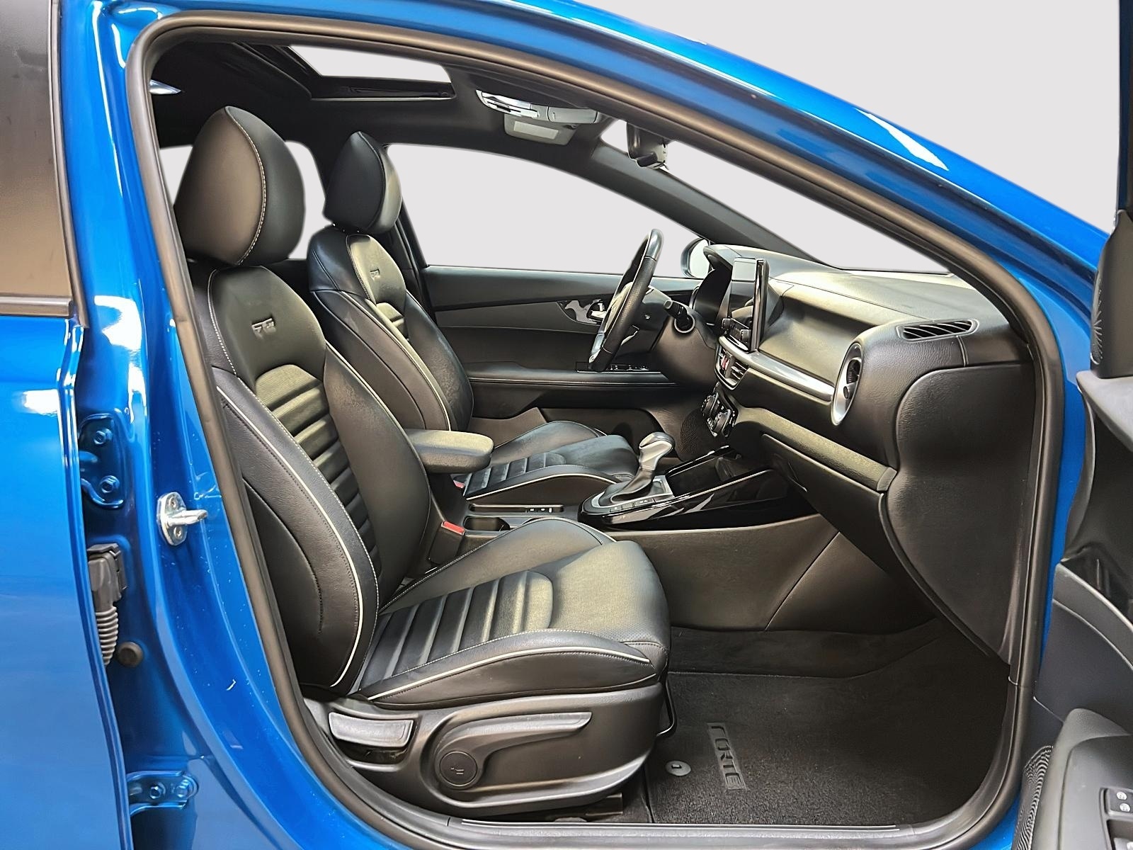 Kia Forte GT LINE CUIR TOIT NAV 2023 - image #8