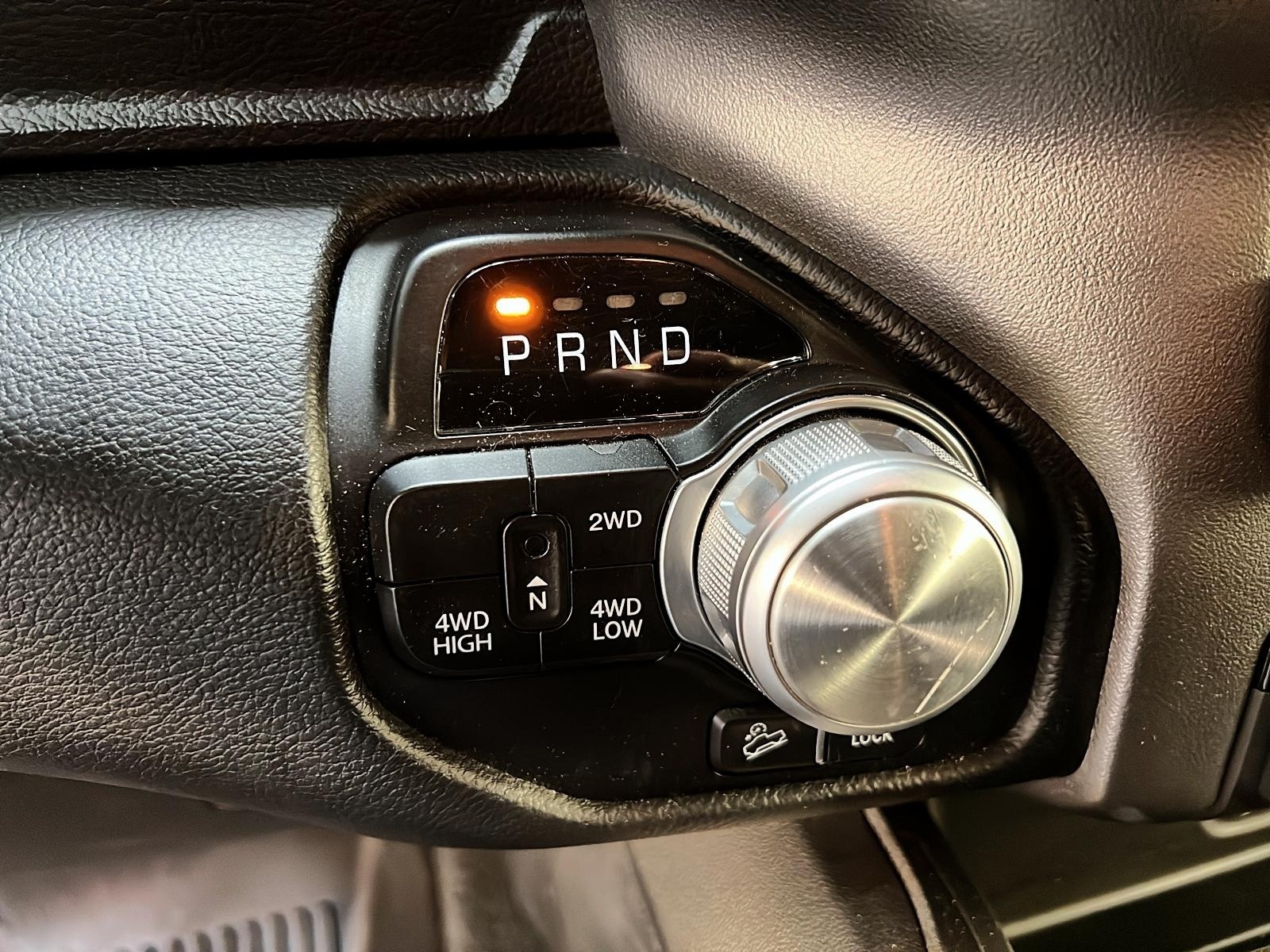 RAM 1500 REBEL 5.7 HEMI BLACK QUAD CAB CUIR 4X4 2020 - image #14