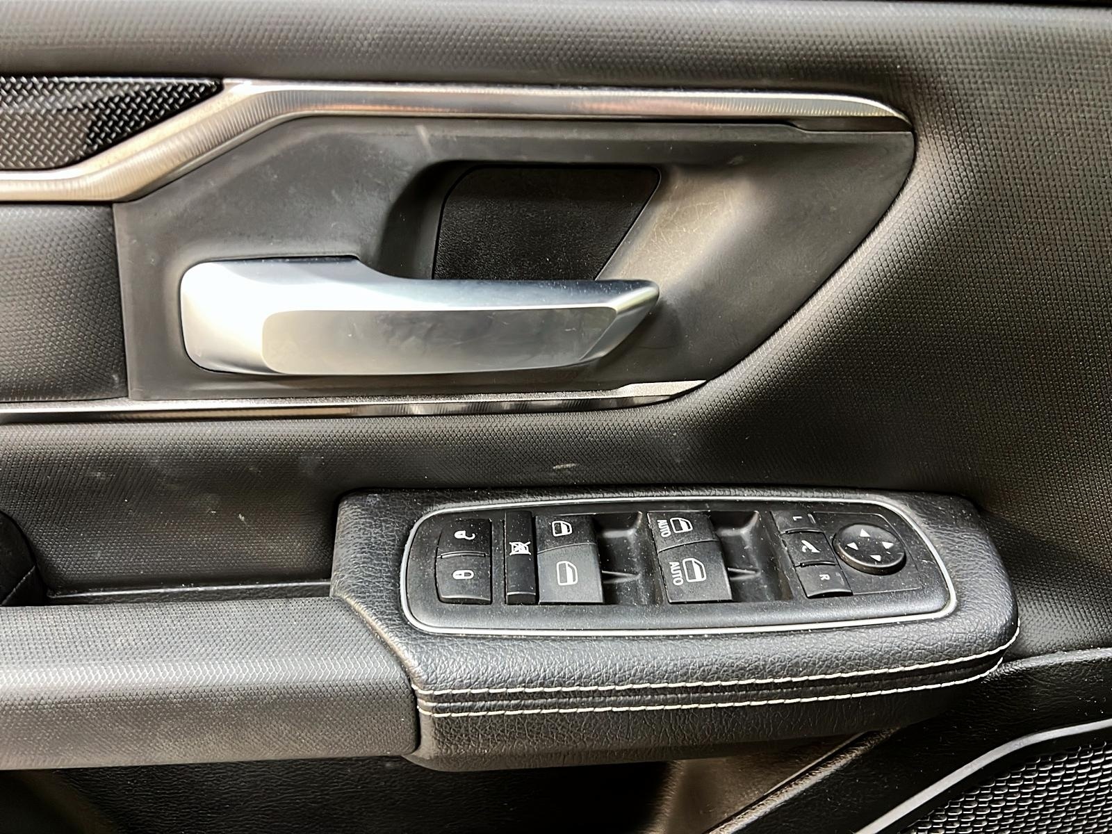 RAM 1500 REBEL 5.7 HEMI BLACK QUAD CAB CUIR 4X4 2020 - image #22