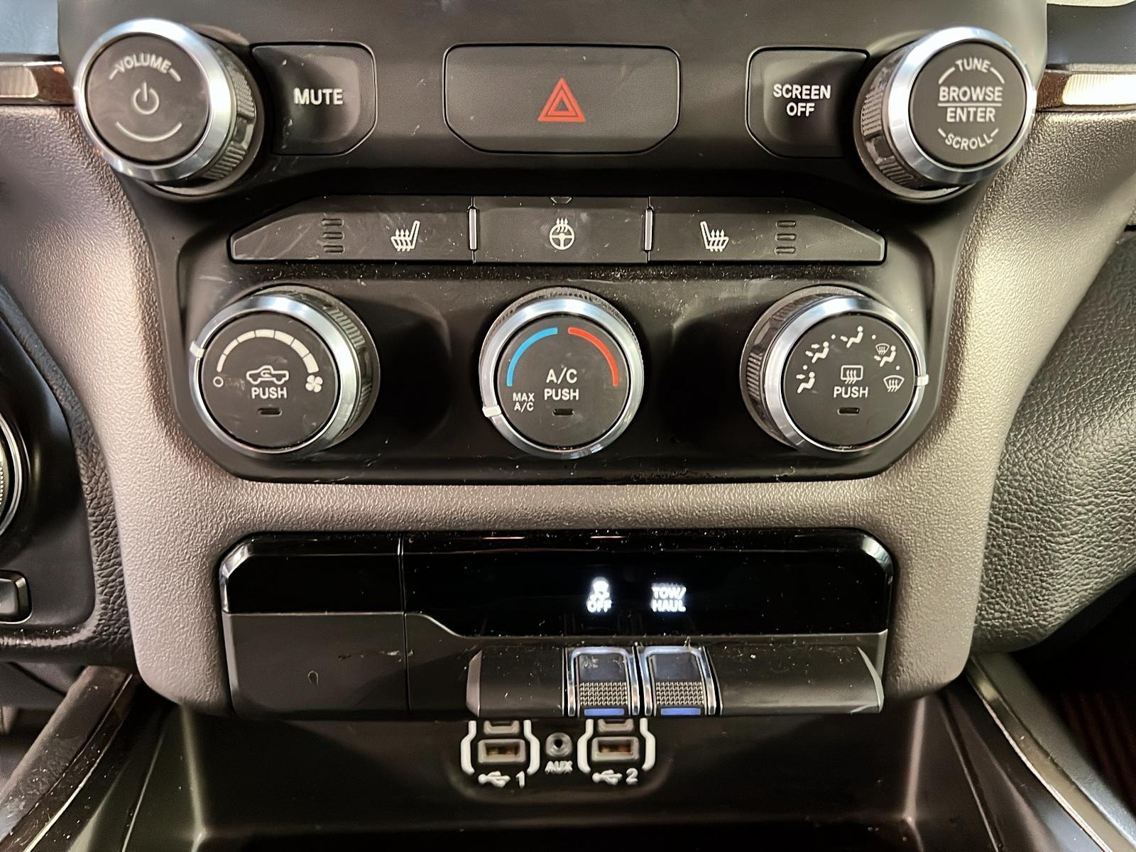 RAM 1500 REBEL 5.7 HEMI BLACK QUAD CAB CUIR 4X4 2020 - image #15