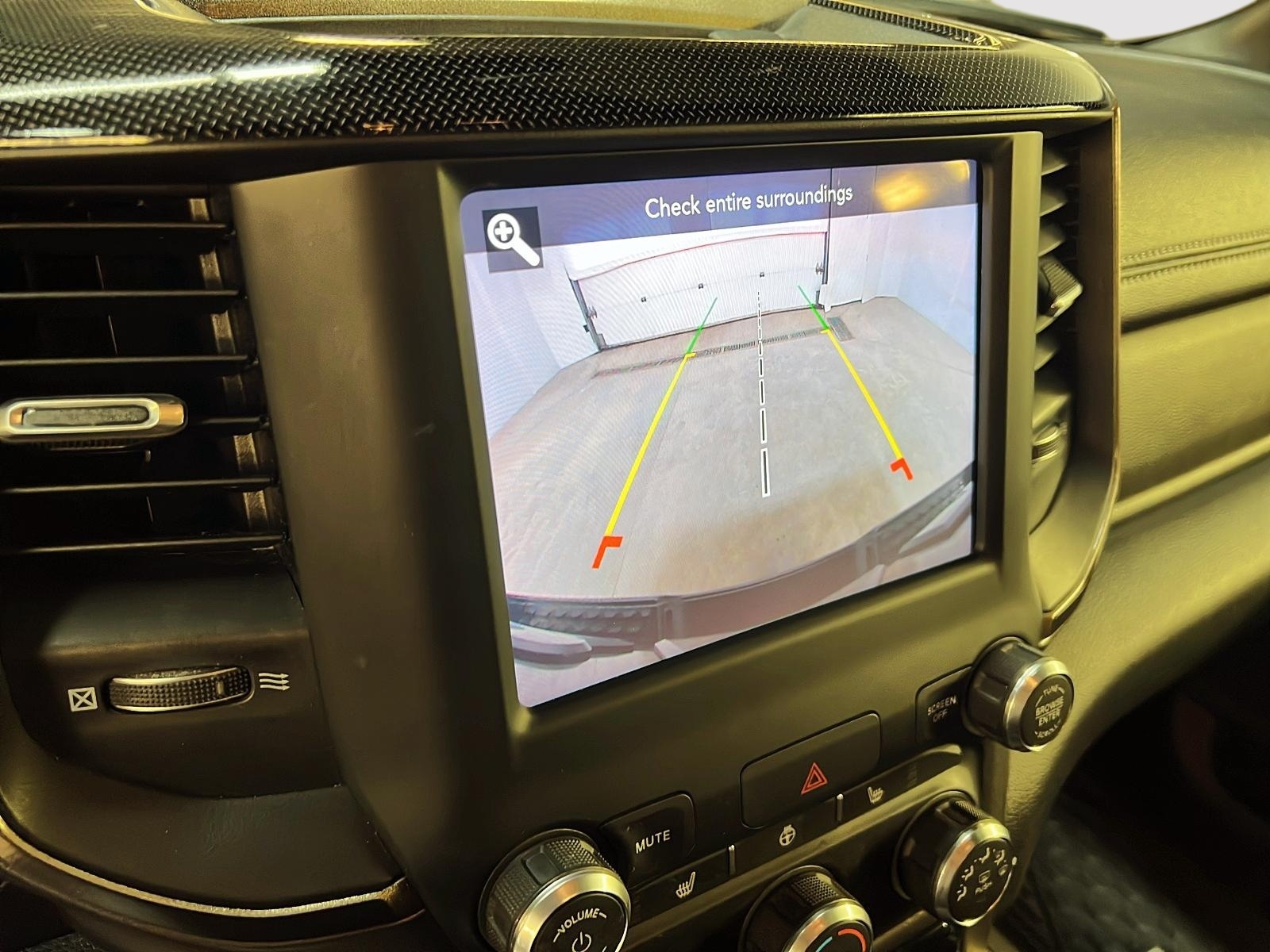 RAM 1500 REBEL 5.7 HEMI BLACK QUAD CAB CUIR 4X4 2020 - image #17