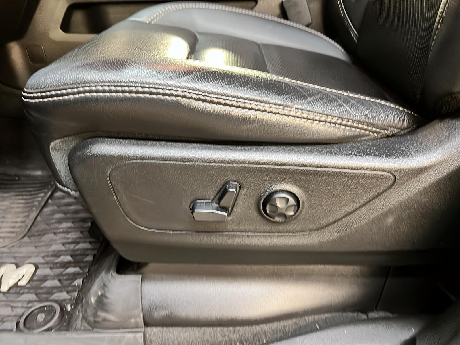 RAM 1500 REBEL 5.7 HEMI BLACK QUAD CAB CUIR 4X4 2020 - image #24