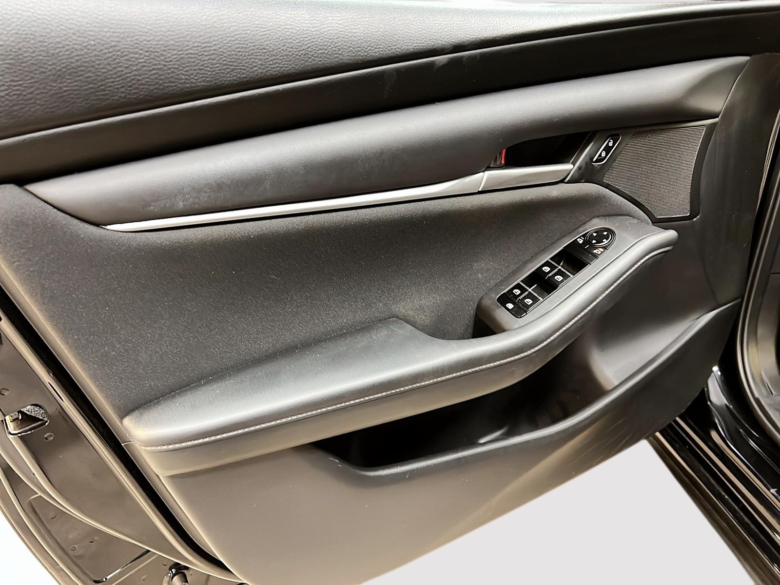 Mazda Mazda3 2024 - Image #23