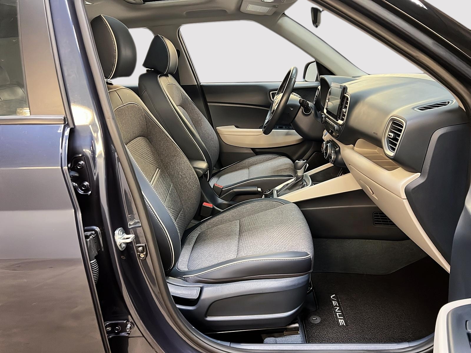 Hyundai Venue ULTIMATE TOIT 2024 - image #8