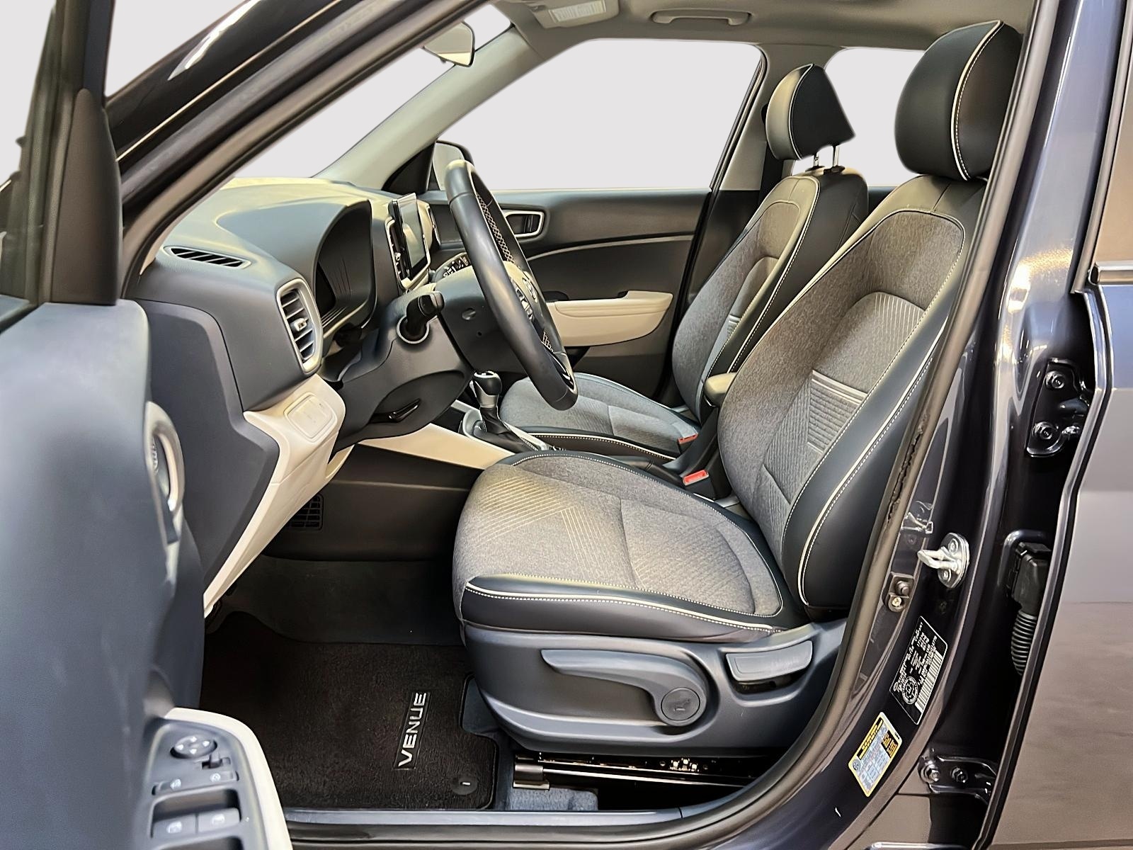 Hyundai Venue ULTIMATE TOIT 2024 - image #7