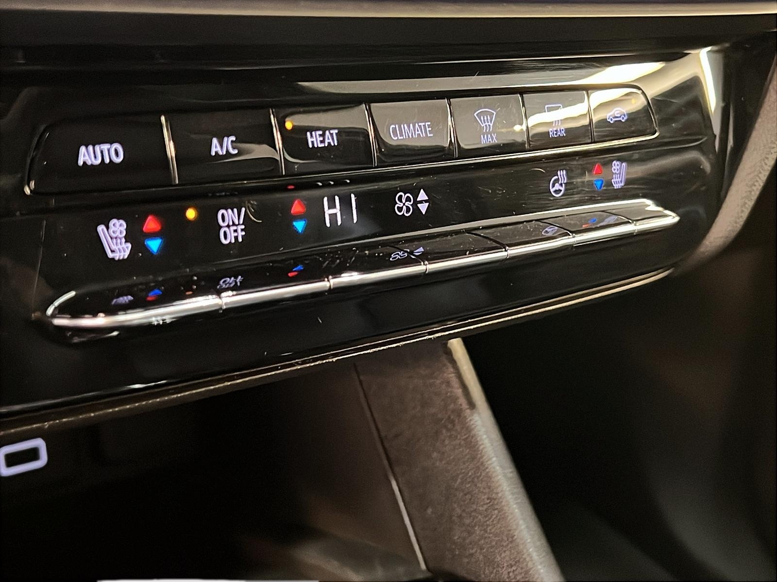 Chevrolet Bolt EUV PREMIER CUIR TOIT PANO NAV 2023 - image #15