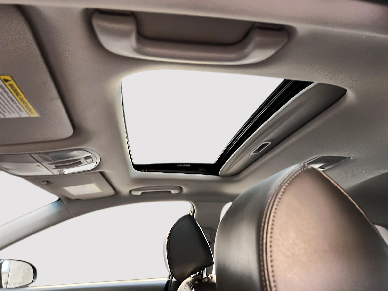 Hyundai Kona PREFERRED CUIR TOIT NAV 4RM 2023 - image #10