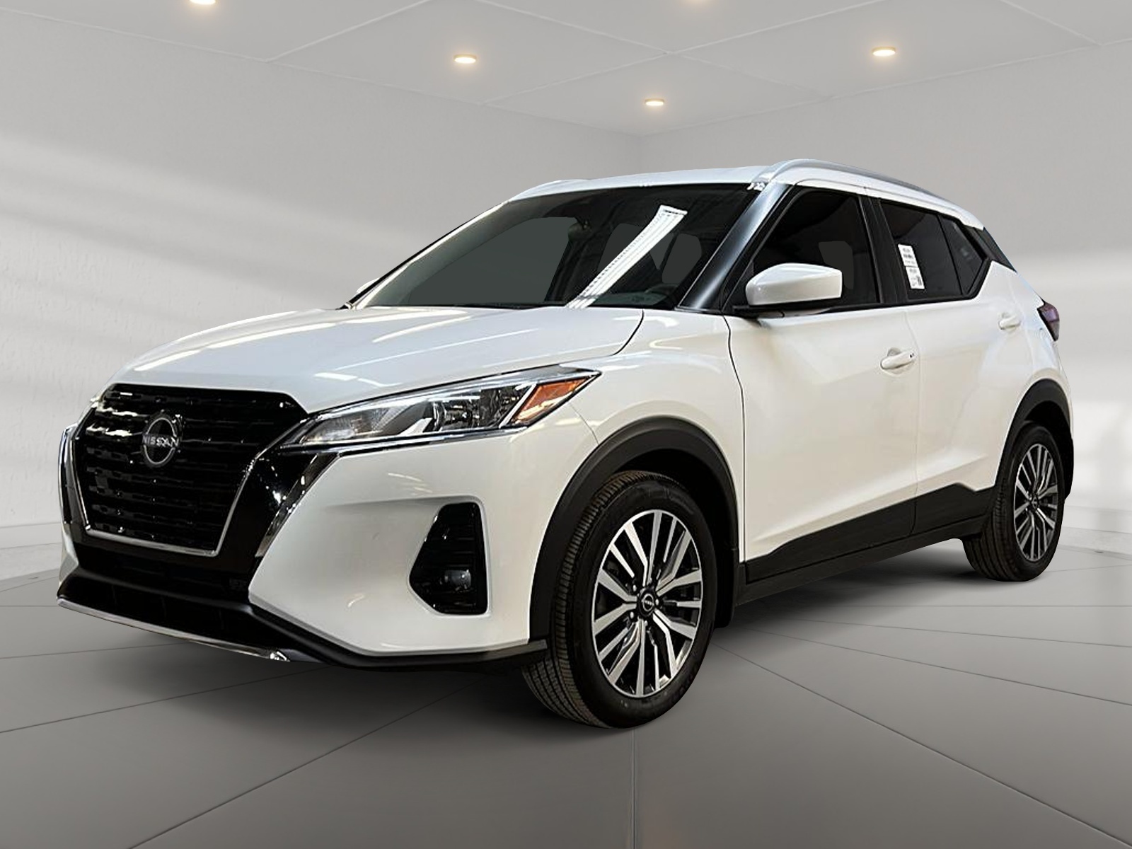 Nissan Kicks SV 2023 - image #1