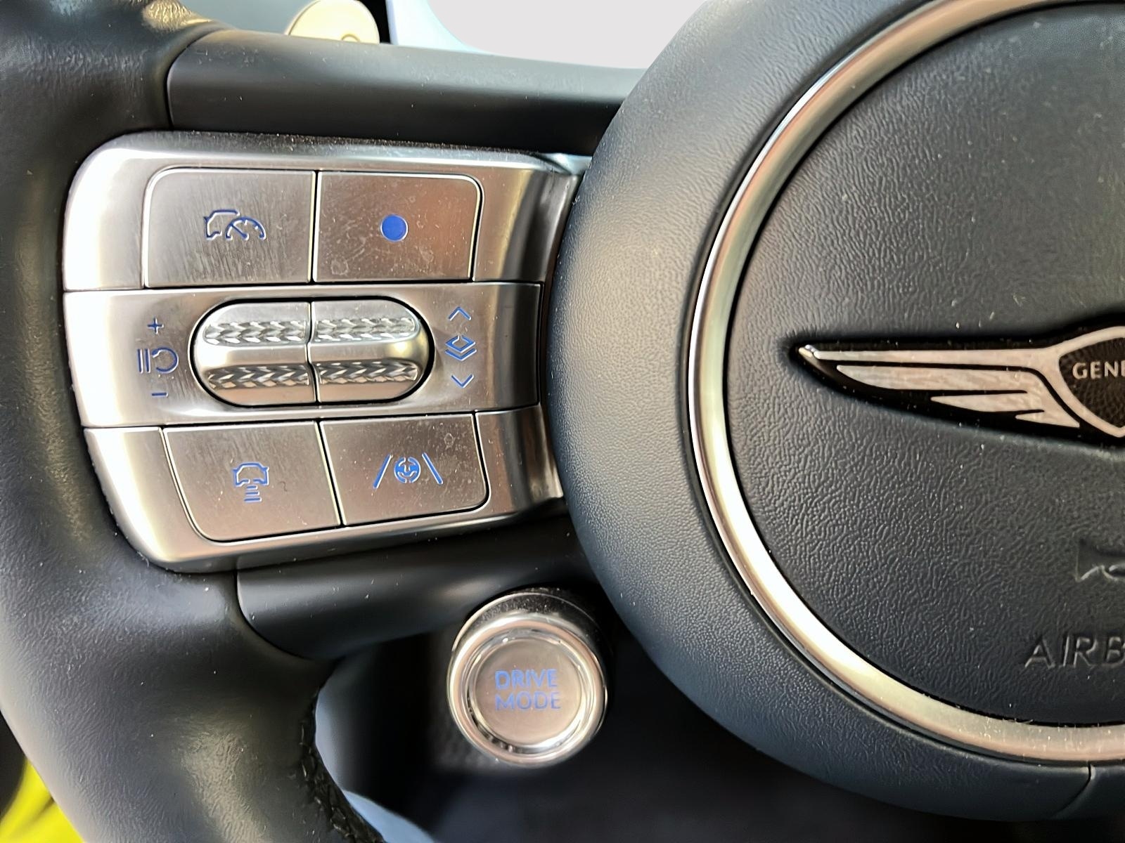 Genesis GV60 PREFORMANCE CUIR  TOIT PANO NAV 4RM 2023 - image #22