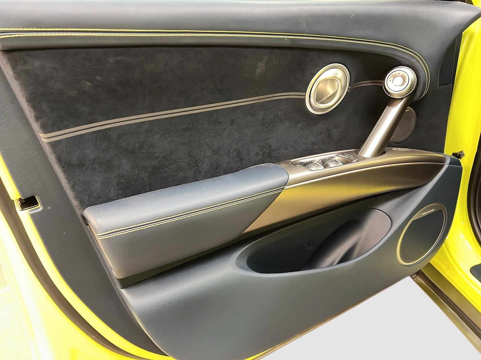 Genesis GV60 PREFORMANCE CUIR  TOIT PANO NAV 4RM 2023 - image #25
