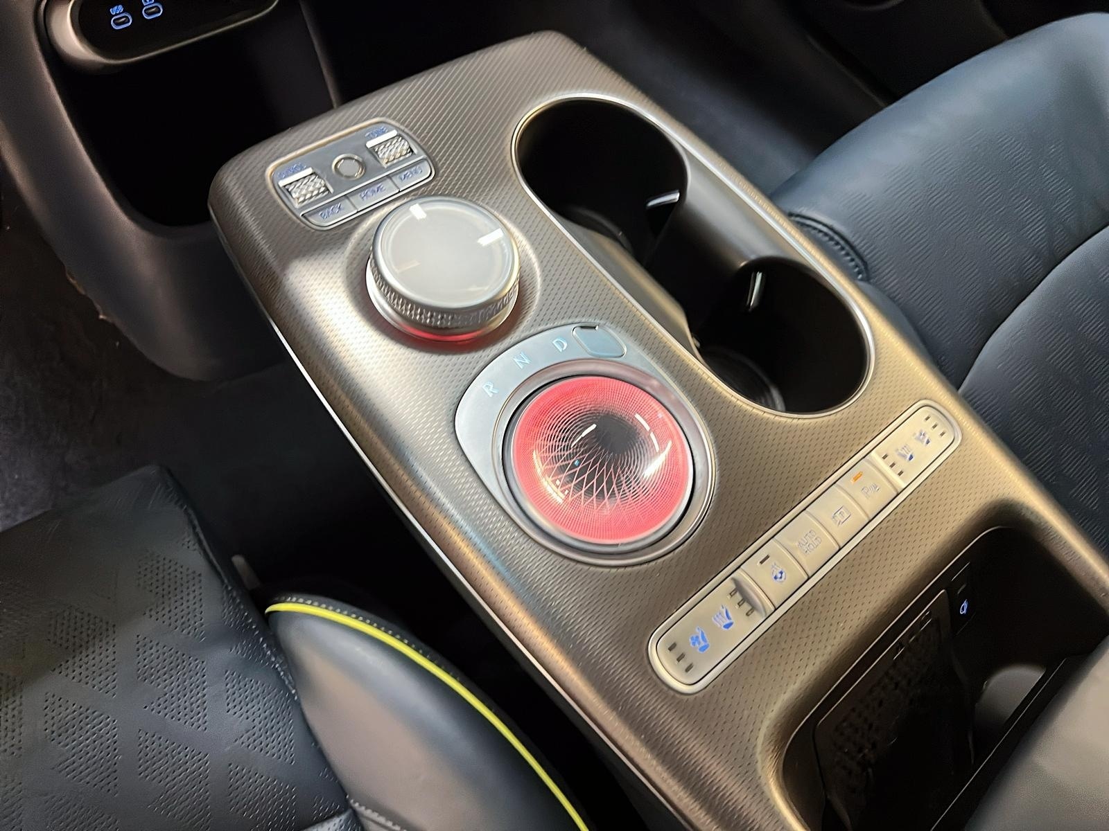 Genesis GV60 PREFORMANCE CUIR  TOIT PANO NAV 4RM 2023 - image #15