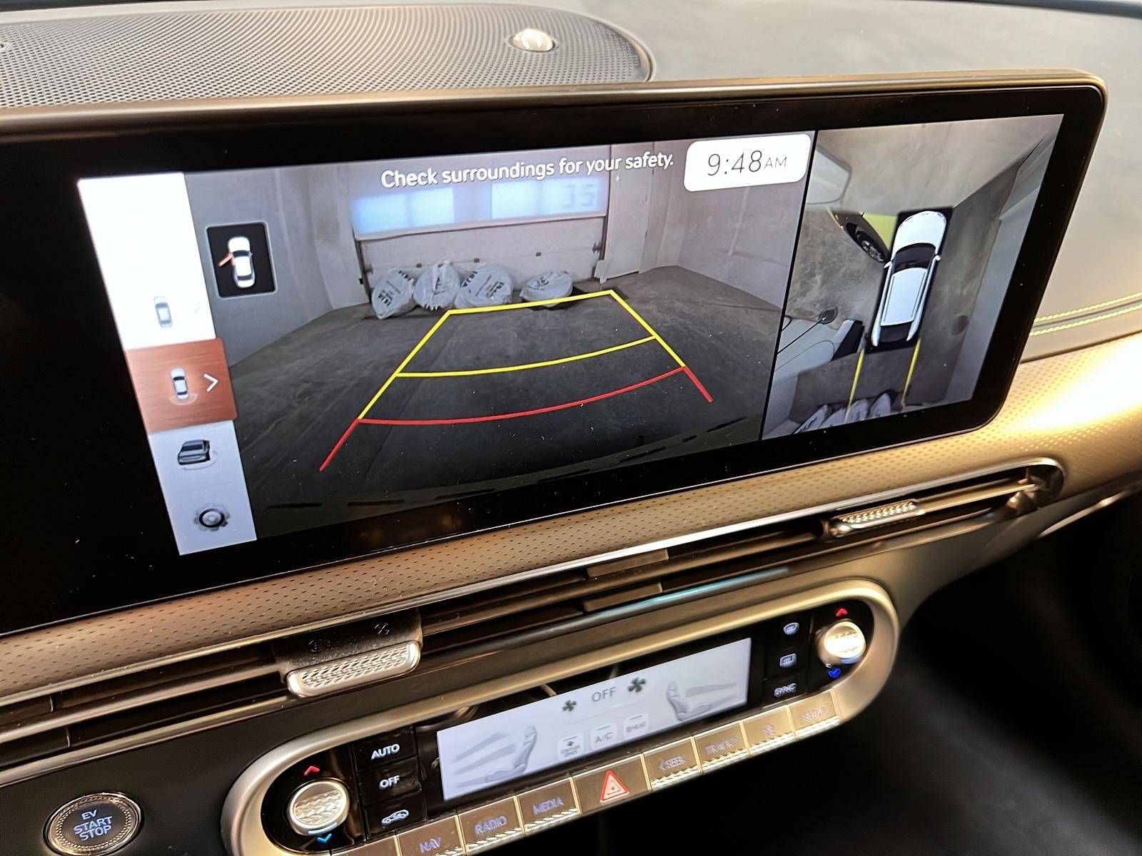 Genesis GV60 PREFORMANCE CUIR  TOIT PANO NAV 4RM 2023 - image #18