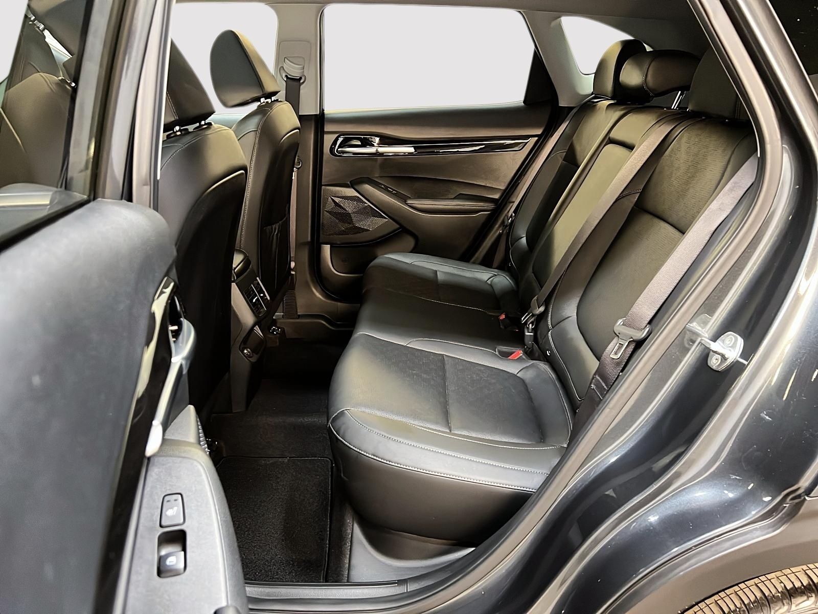 Kia SELTOS EX PREMIUM CUIR TOIT NAV 4RM 2023 - image #9