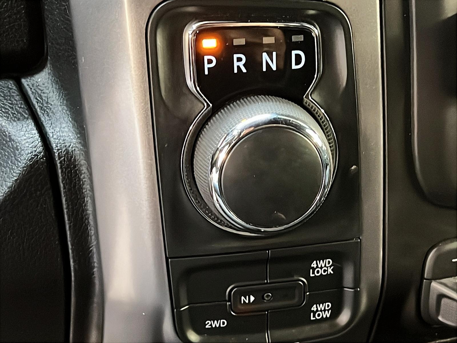 RAM 1500 Classic WARLOCK CREW CAB NAV 4X4 2023 - image #14