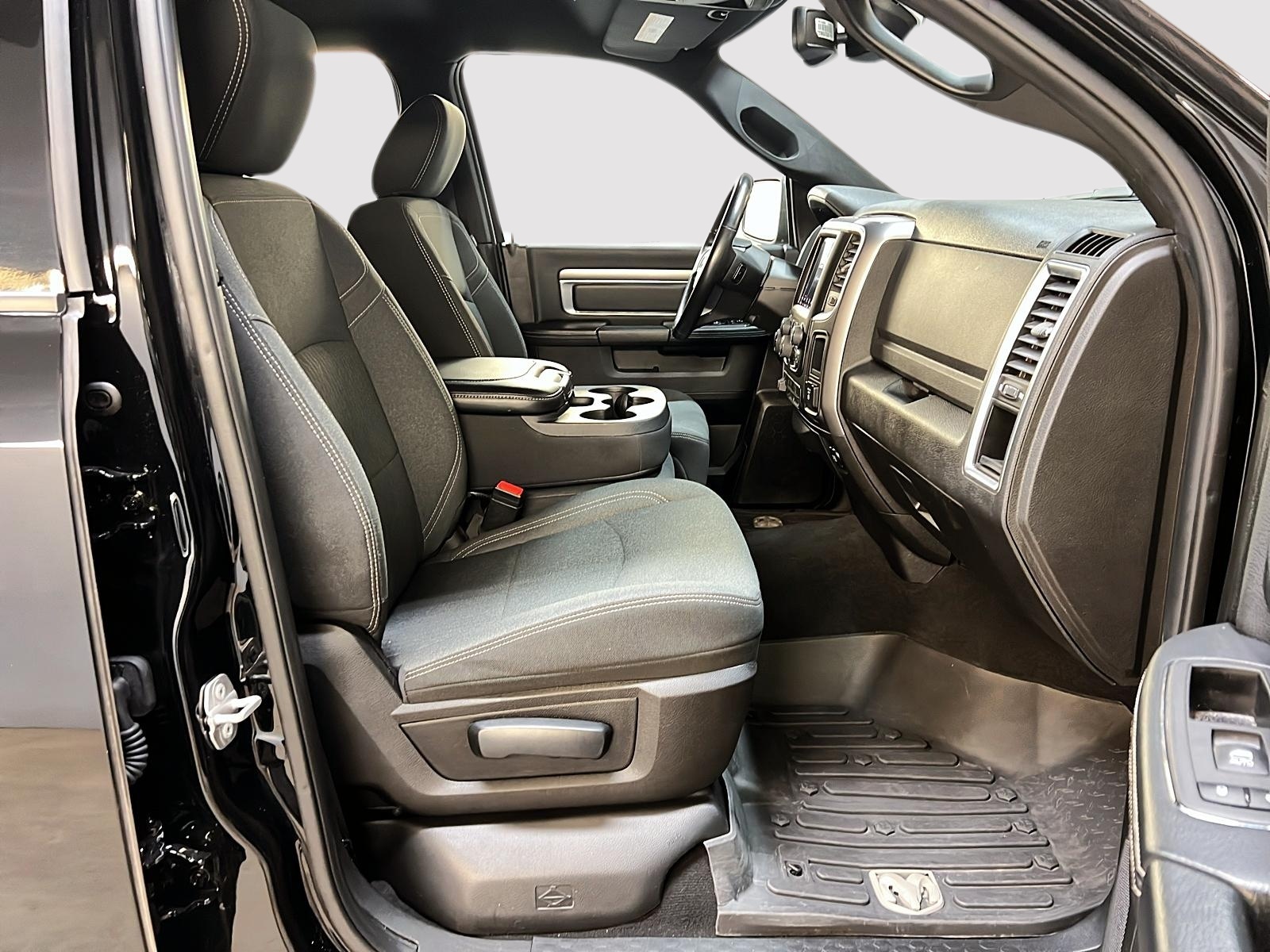 RAM 1500 Classic 2023 - Image #8