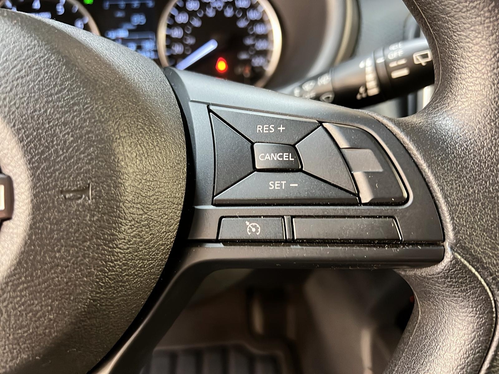 Nissan Kicks S 2023 - image #18