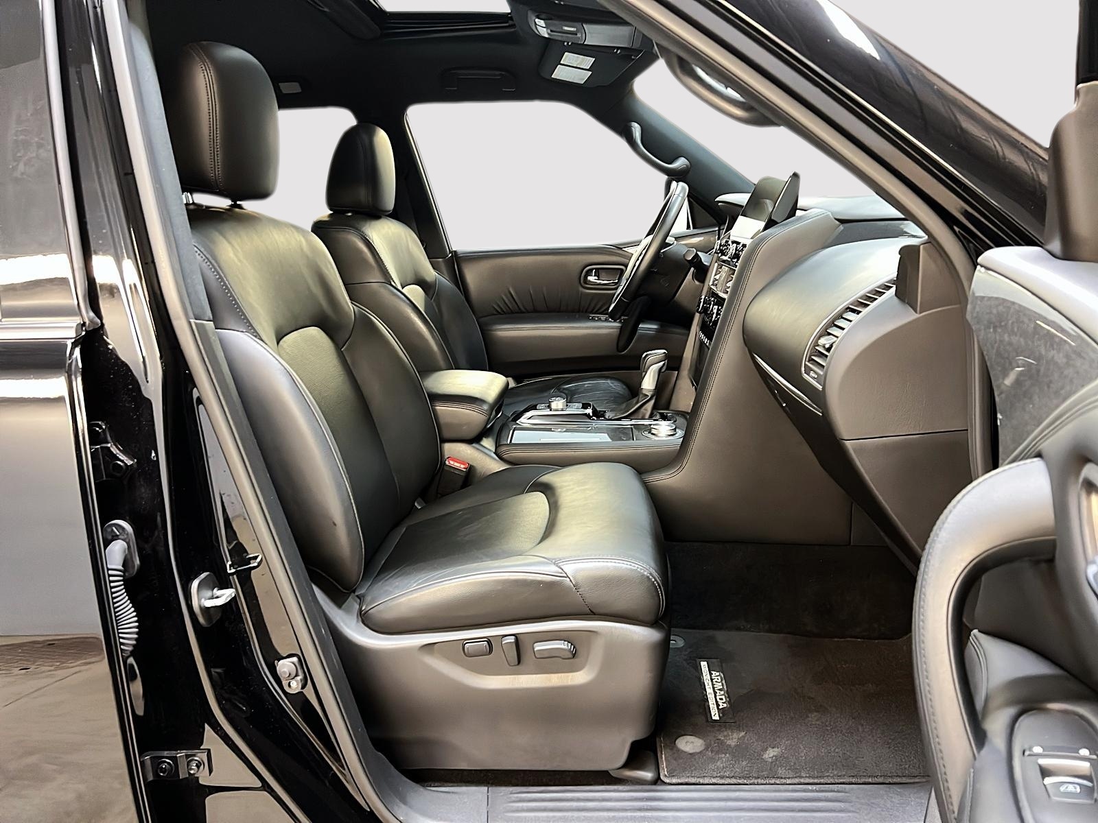 Nissan Armada SL MIDNIGHT CUIR TOIT NAV 4RM 2023 - image #8