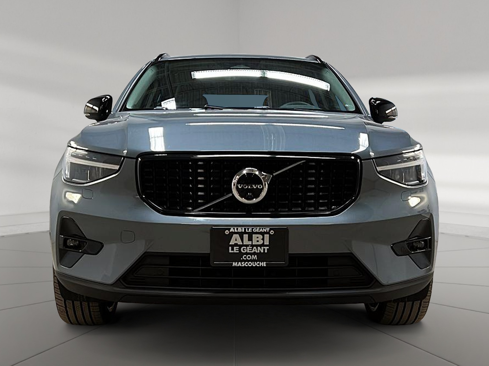 Volvo XC40 2023 - Image #2
