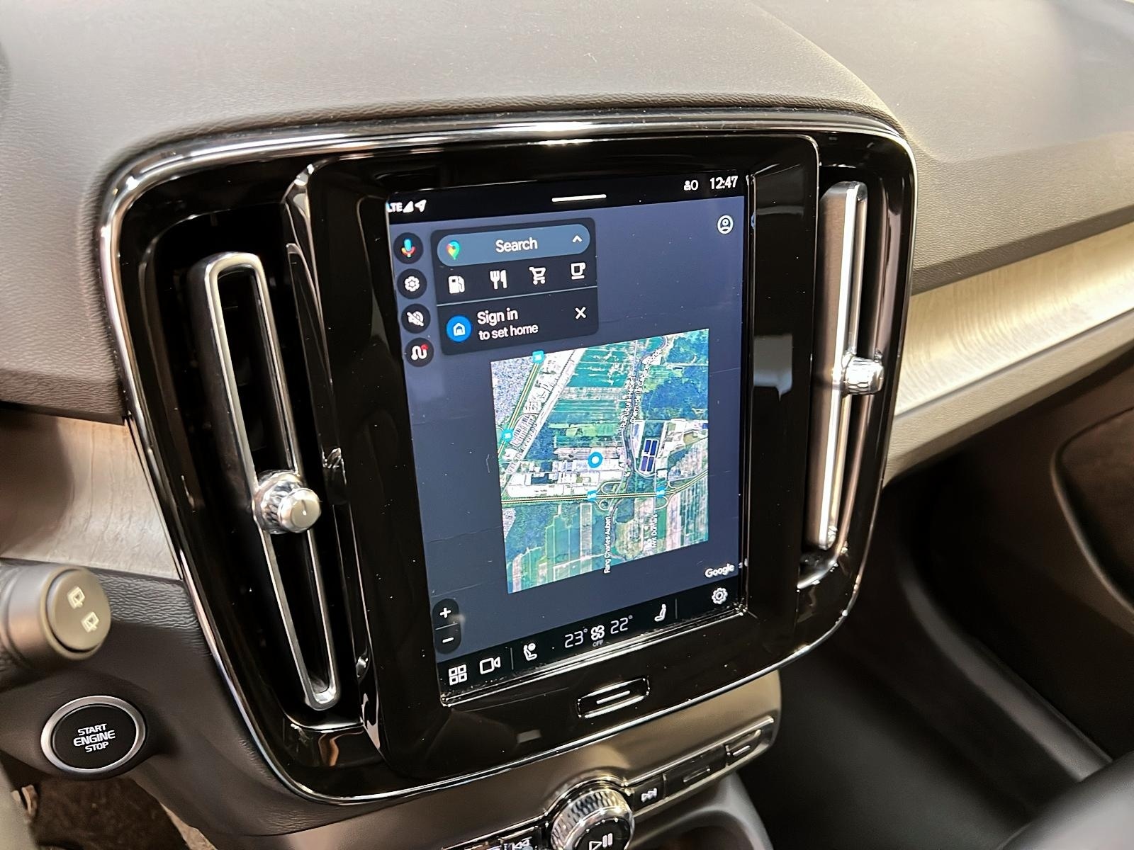 Volvo XC40 B5 ULTIMATE DARK CUIR TOIT PANO NAV 4RM 2023 - image #19