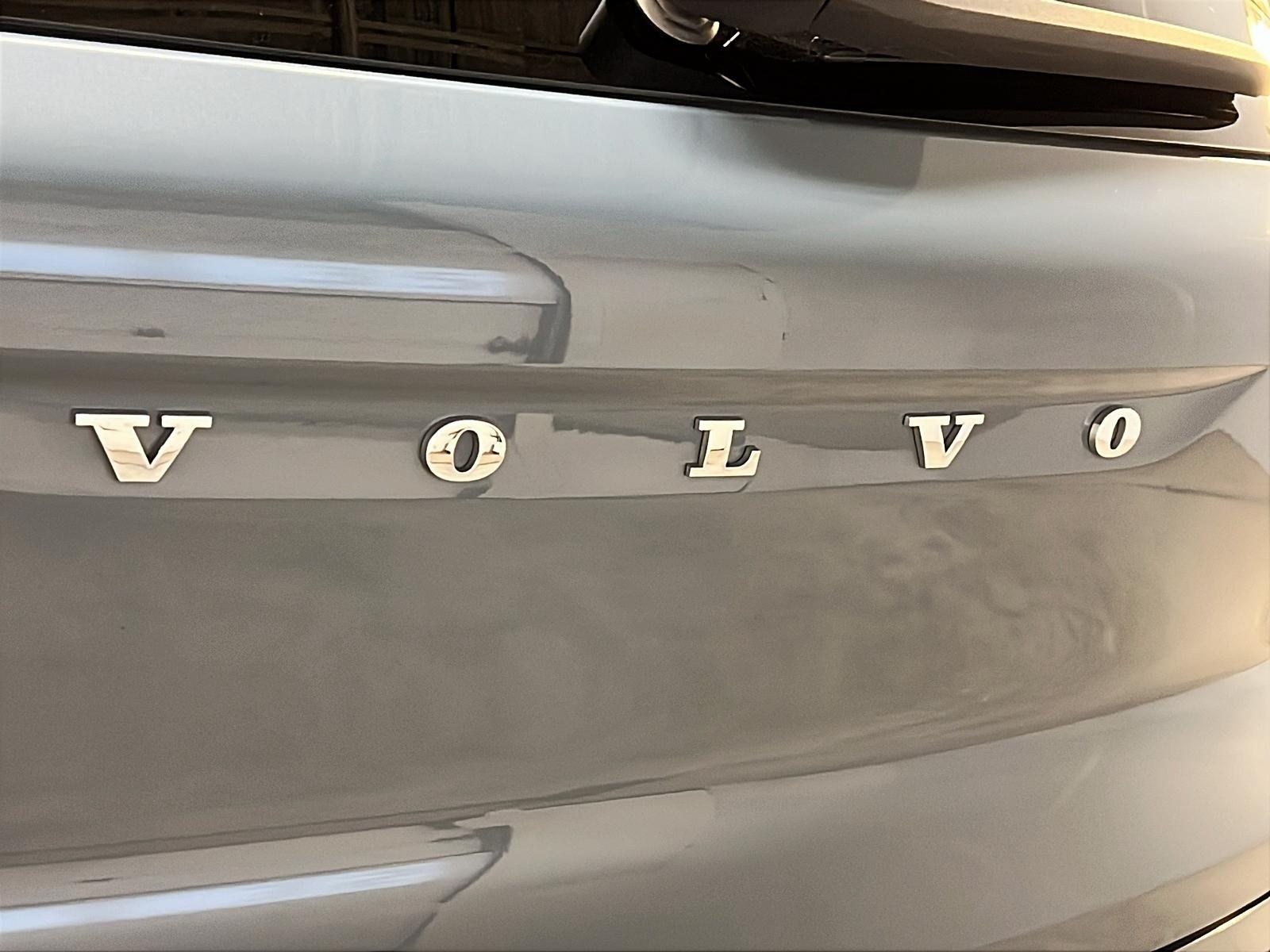 Volvo XC40 B5 ULTIMATE DARK CUIR TOIT PANO NAV 4RM 2023 - image #29