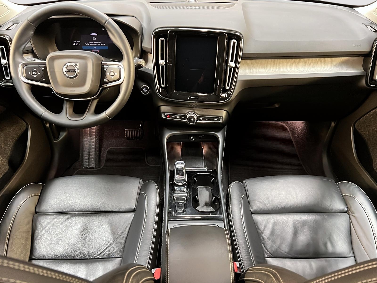 Volvo XC40 B5 ULTIMATE DARK CUIR TOIT PANO NAV 4RM 2023 - image #11