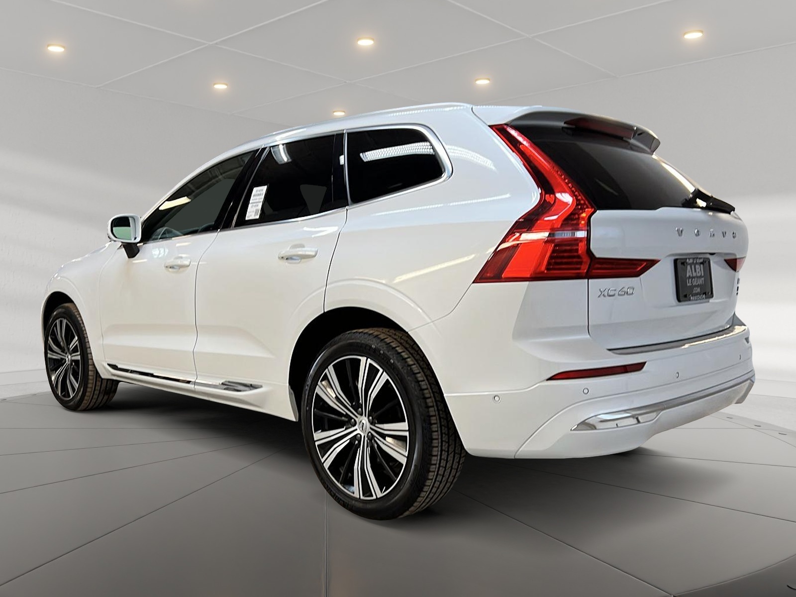 Volvo XC60 2023 - Image #6